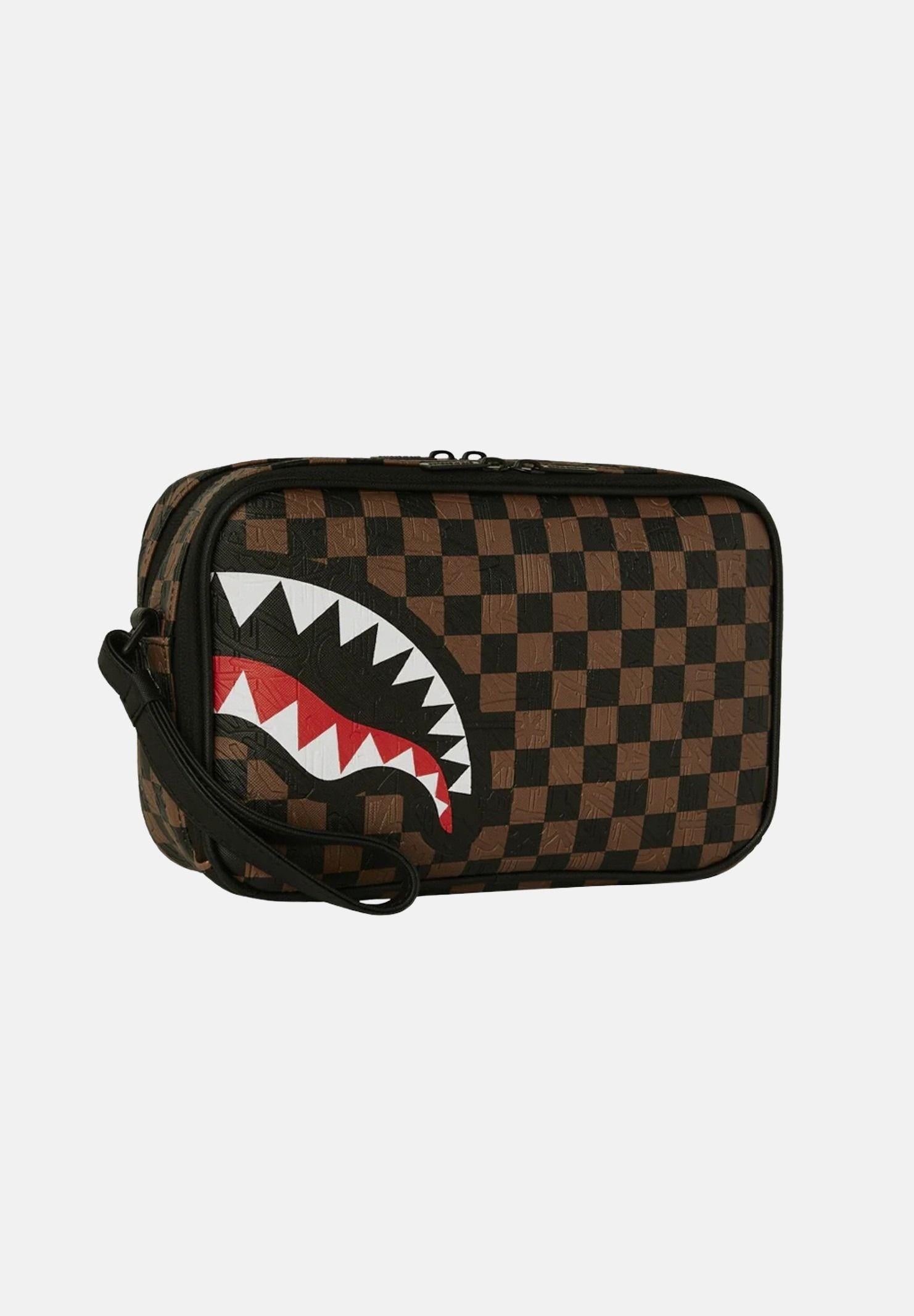 SPRAYGROUND Pochette CHECK 2 EMBOSS TOILETRY BAG marrone per uomo e donna 910B8238NSZ . SPRAYGROUND