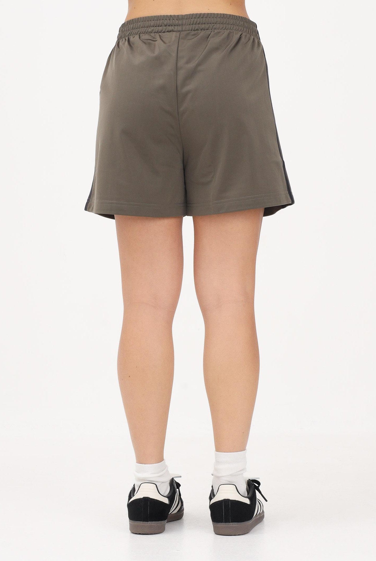 ADIDAS PERFORMANCE shorts sportivi verde oliva, colore basico verde, da donna. KS4786 . ADIDAS ORIGINALS