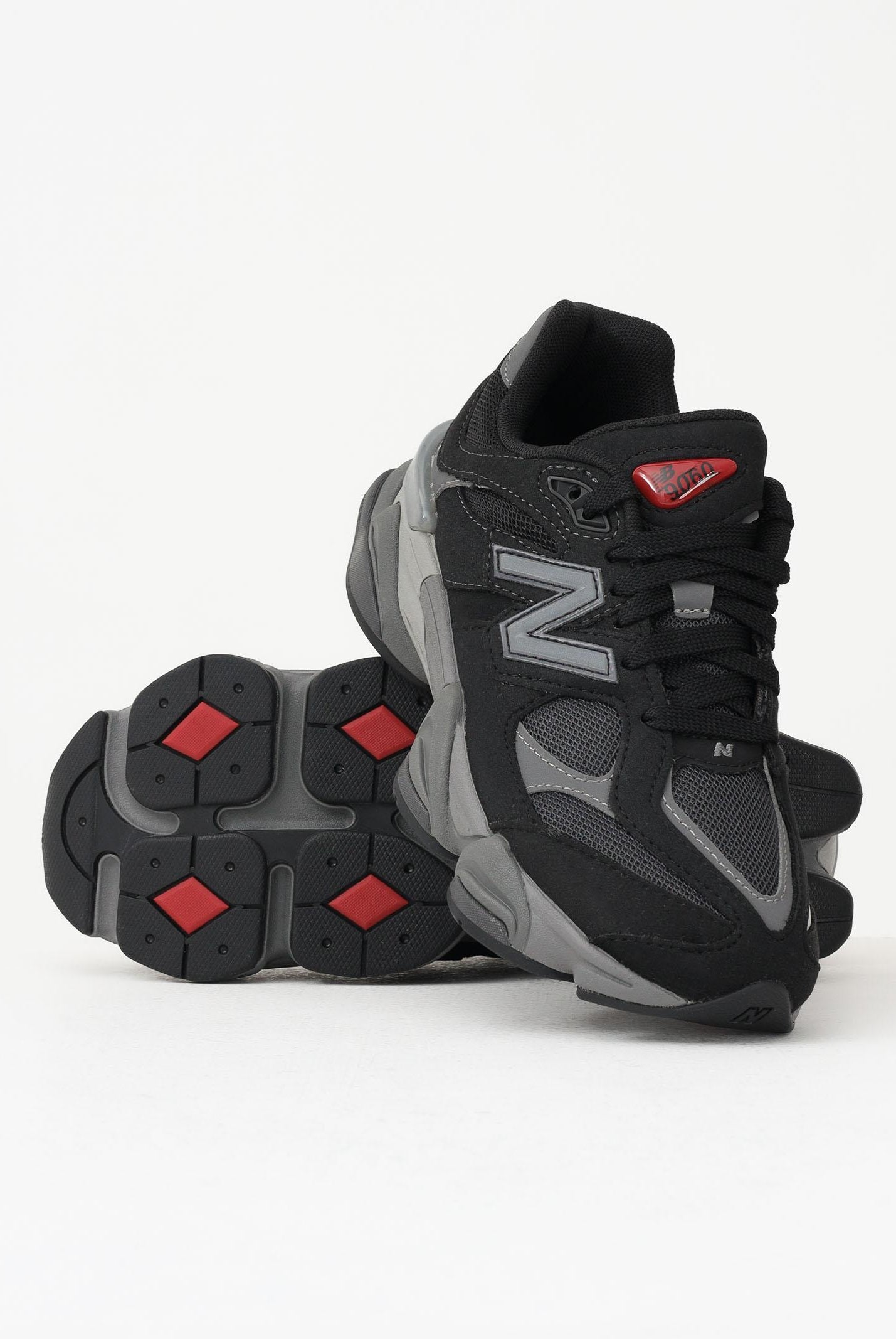 NEW BALANCE Sneakers 9060 nere per uomo e donna GC9060BK . NEW BALANCE