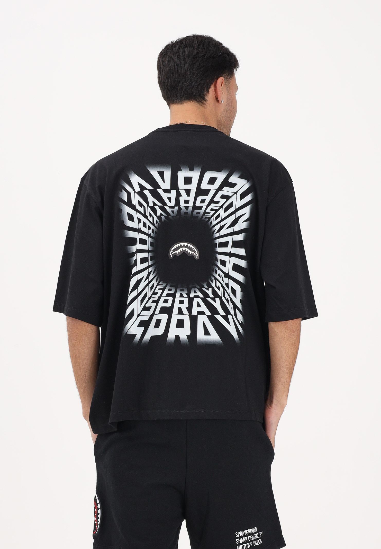 SPRAYGROUND T-shirt a manica corta nera da uomo con stampa sul retro SP901 . SPRAYGROUND