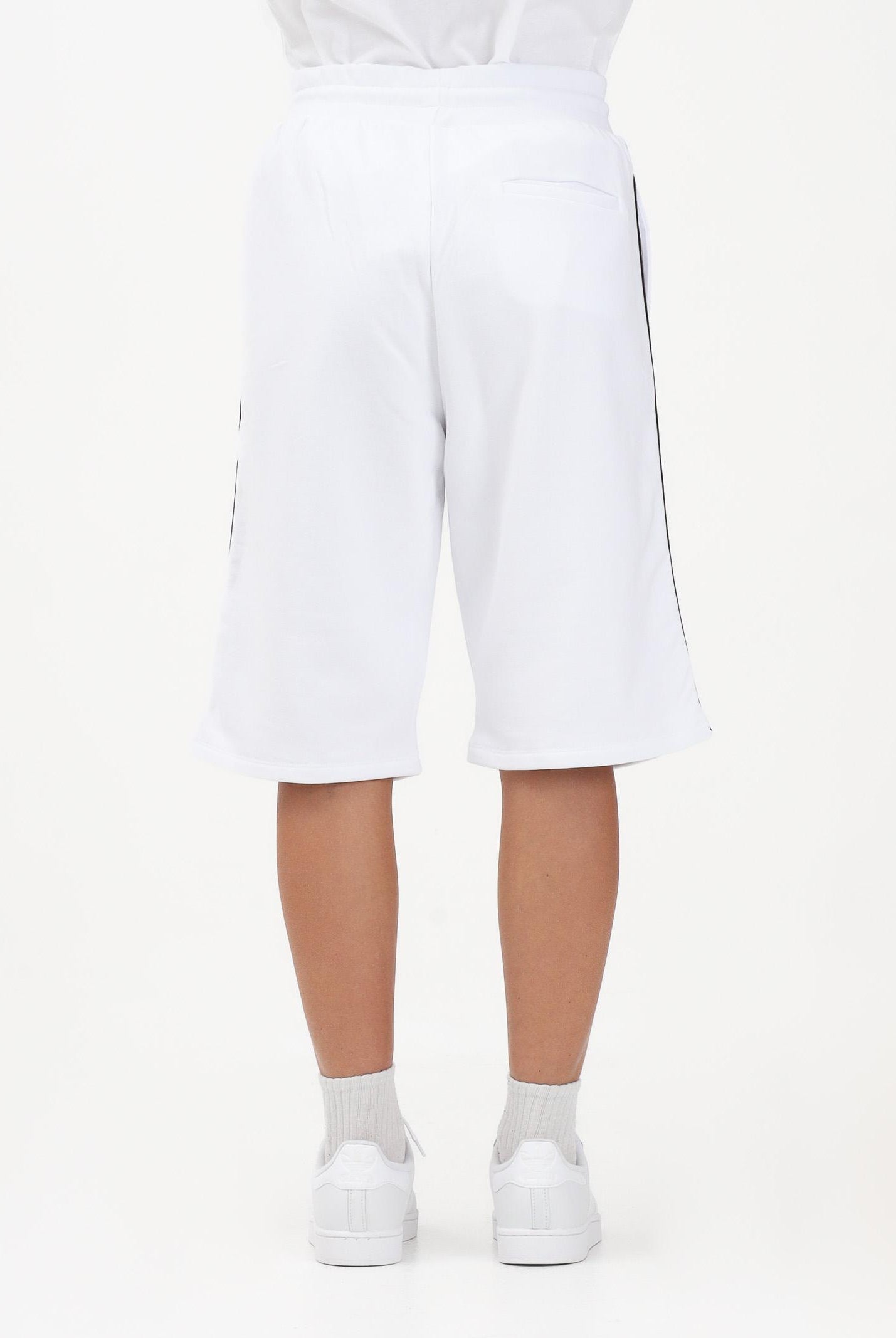 GCDS Shorts sportivo bianco per uomo e donna con bande laterali C1MEQL214F004 100B GCDS