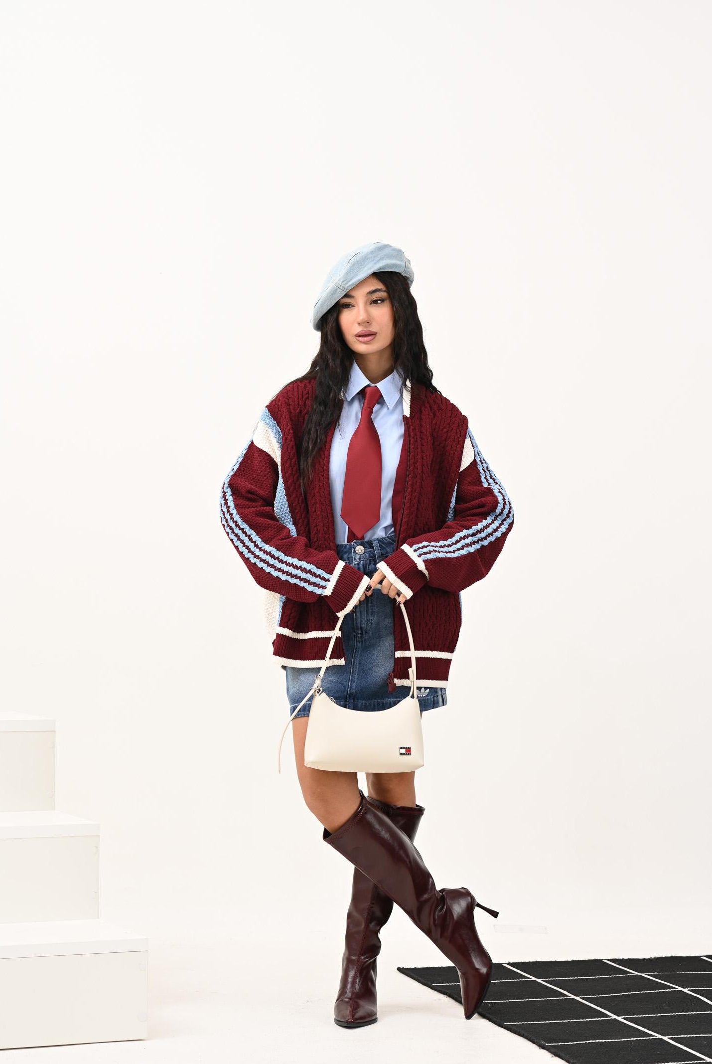 TOMMY JEANS Borsa a spalla panna da donna con logo AW0AW17873 BDS TOMMY JEANS