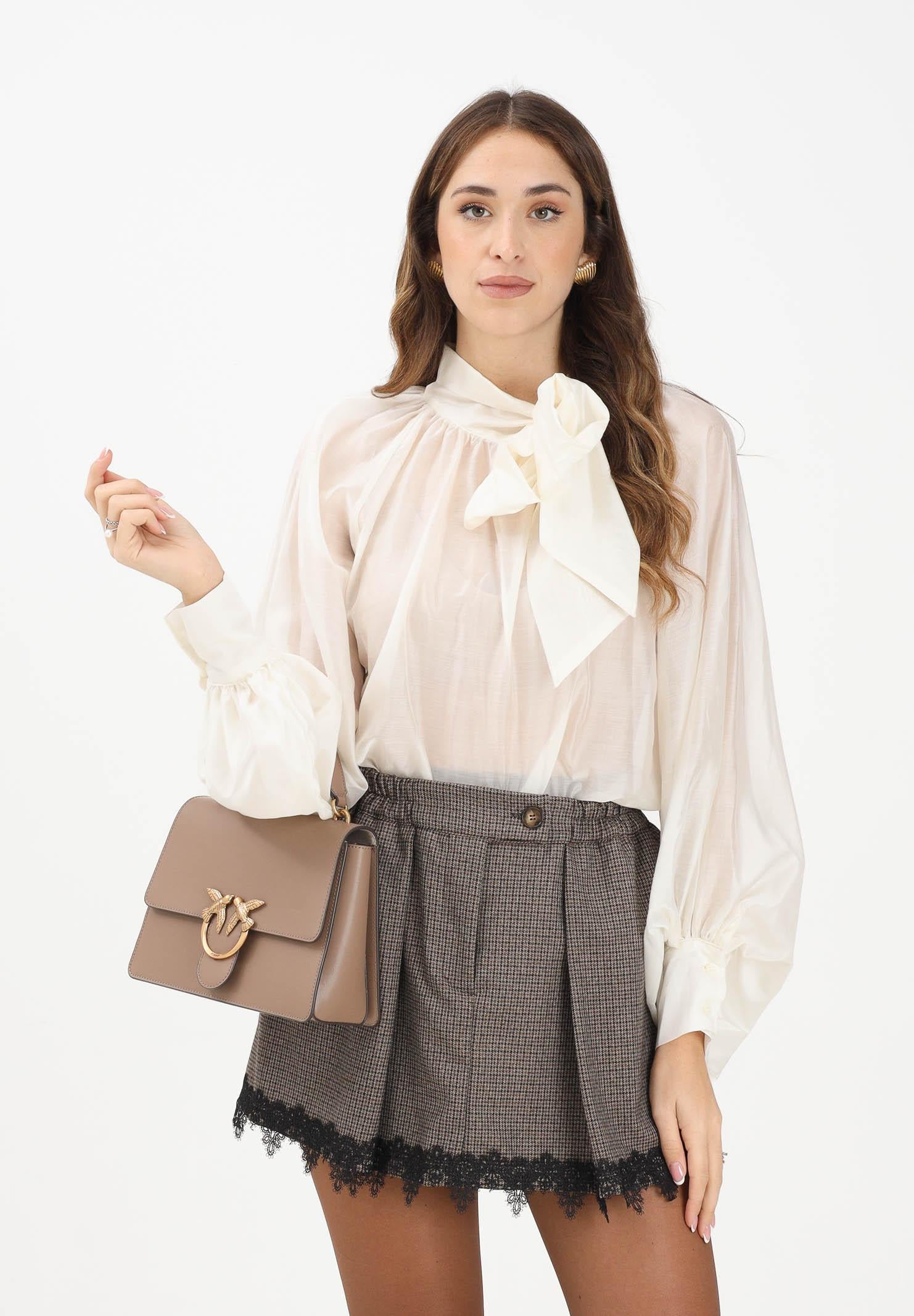 VICOLO Blusa panna da donna con fiocco TF0488 PA VICOLO