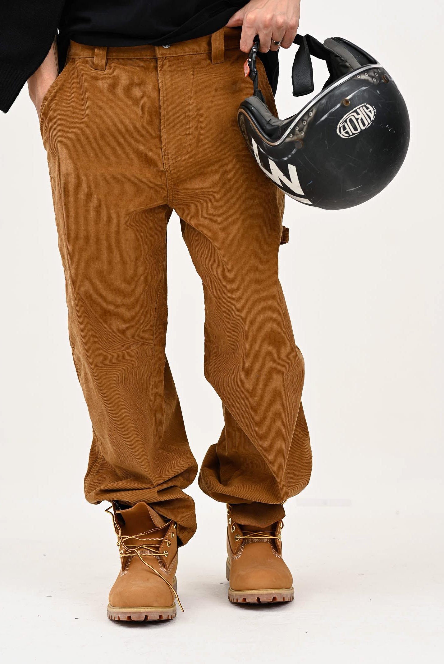 DICKIES pantaloni corduroy carpenter marrone in velluto da uomo a coste dalla vestibilità larga e dal taglio a gamba larga. DK0A863V0BD1 . DIckies