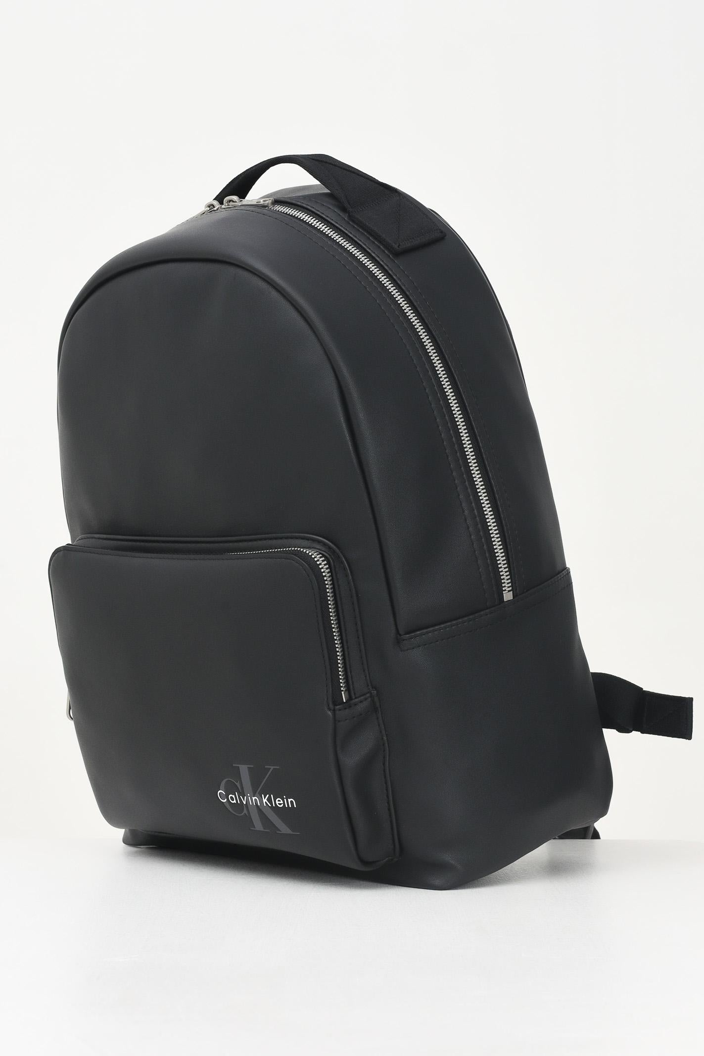 CALVIN KLEIN Zaino nero da uomo con logo LV04G3042G UB1 CALVIN KLEIN