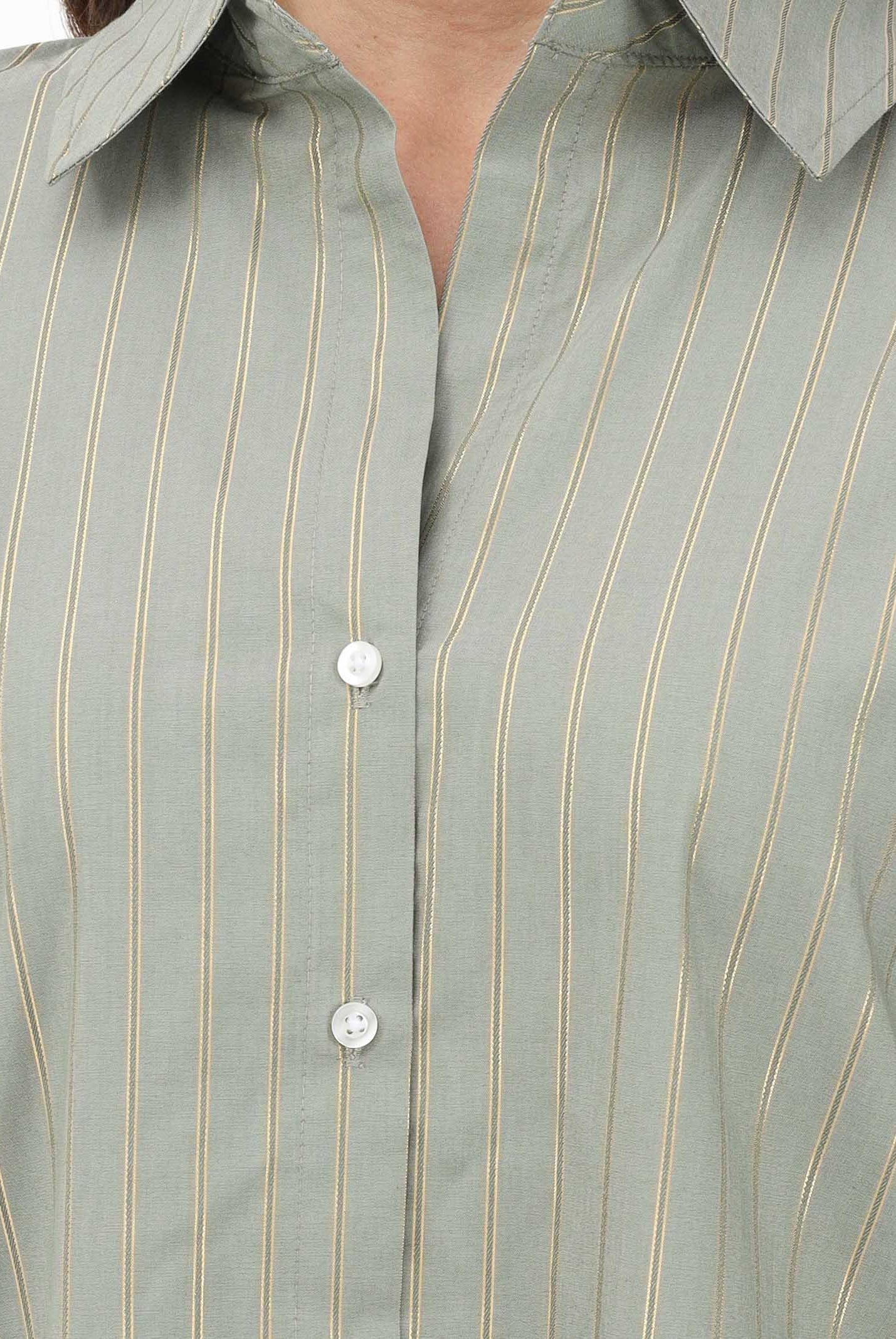 JDY Camicia a manica lunga verde da donna con sottili righe verticali 15359455 SE JDY