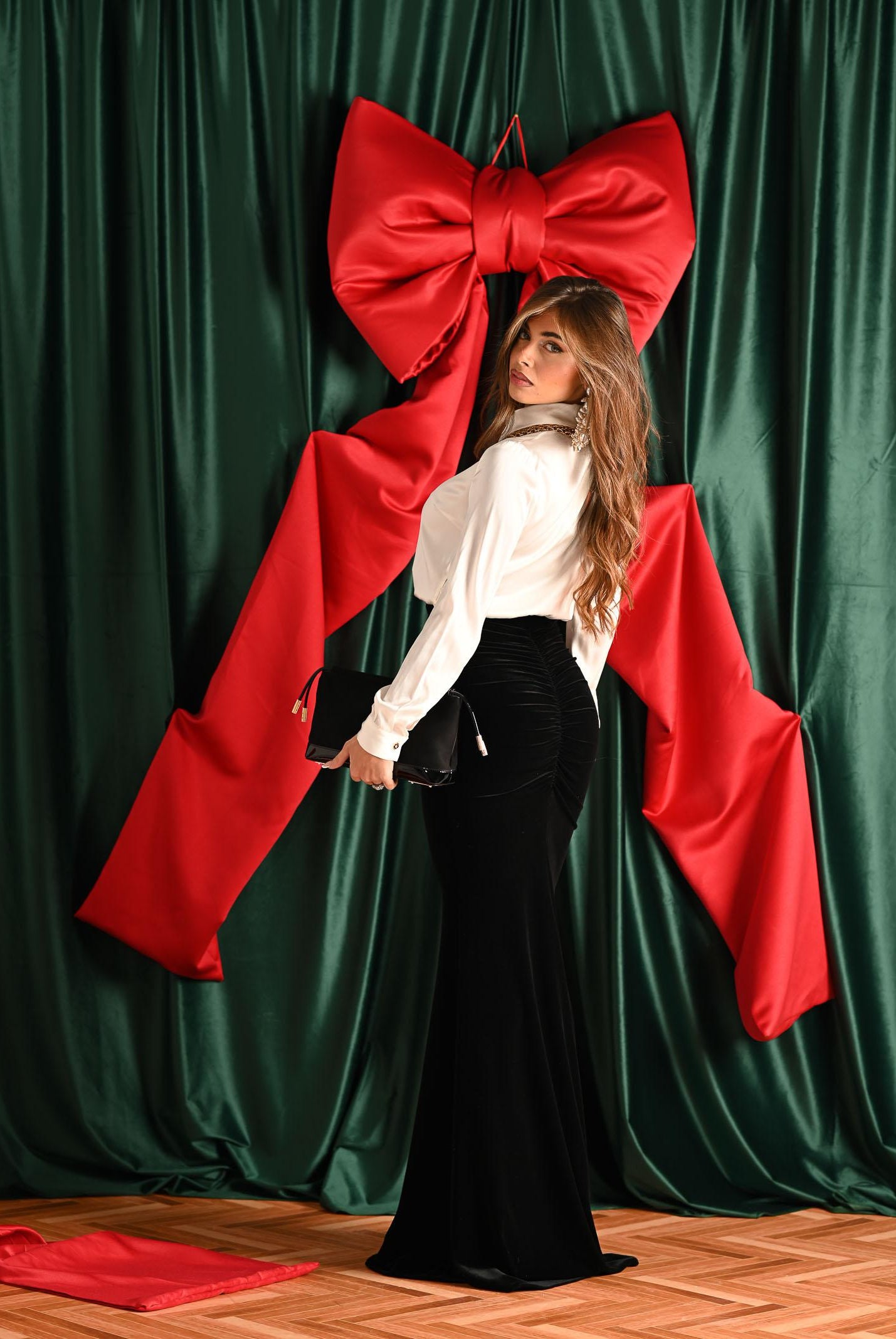 ELISABETTA FRANCHI Abito lungo bianco e nero da donna in raso e velluto<BR/> ABR4657E2 309 ELISABETTA FRANCHI