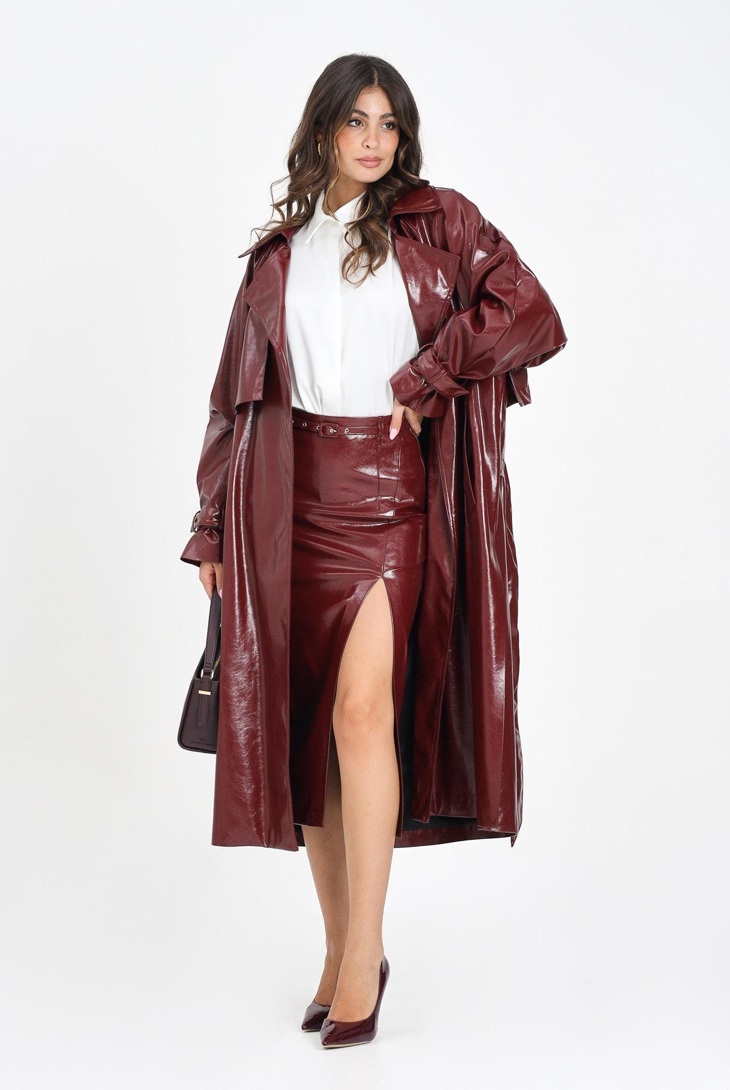 SIMONA CORSELLINI Trench effetto vinile in color bordeaux lucido da donna A25CPTH00101-C00026 V0752 SIMONA CORSELLINI