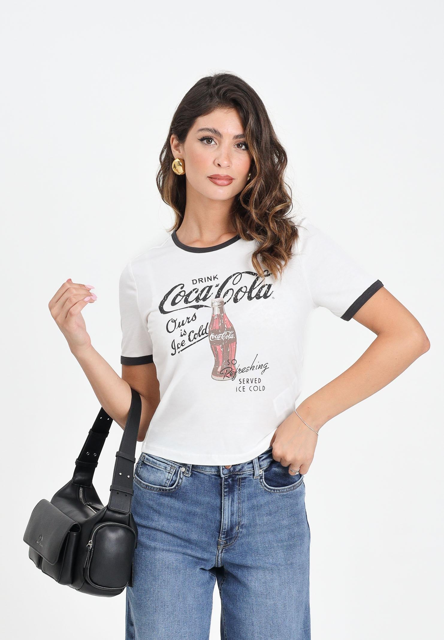 ONLY T-shirt a manica corta bianca da donna con stampa Coca-Cola 15355835 REFRESHING ONLY