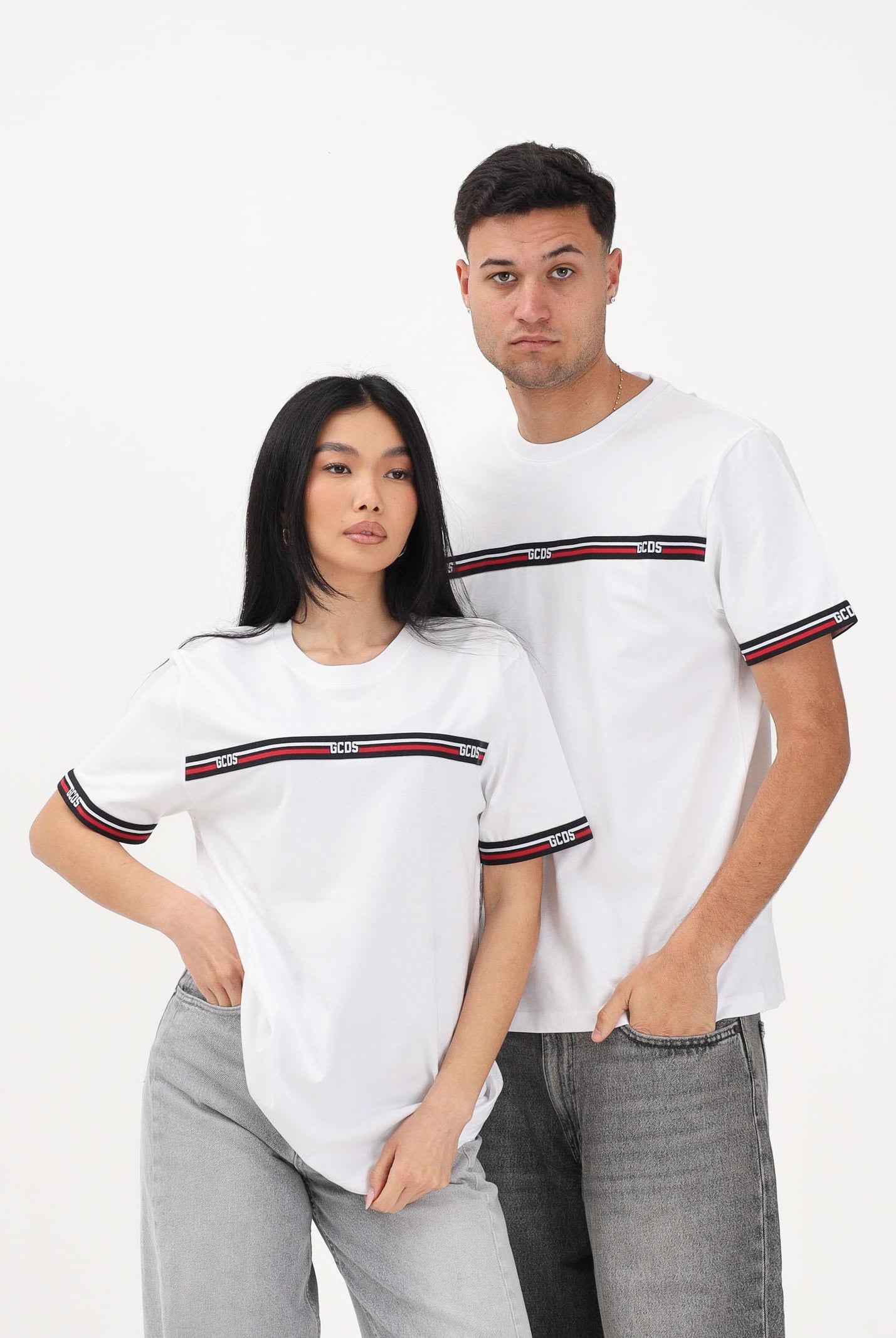 GCDS T-shirt a manica corta bianca per uomo e donna con bande logate C1MEQC036J101 100B GCDS