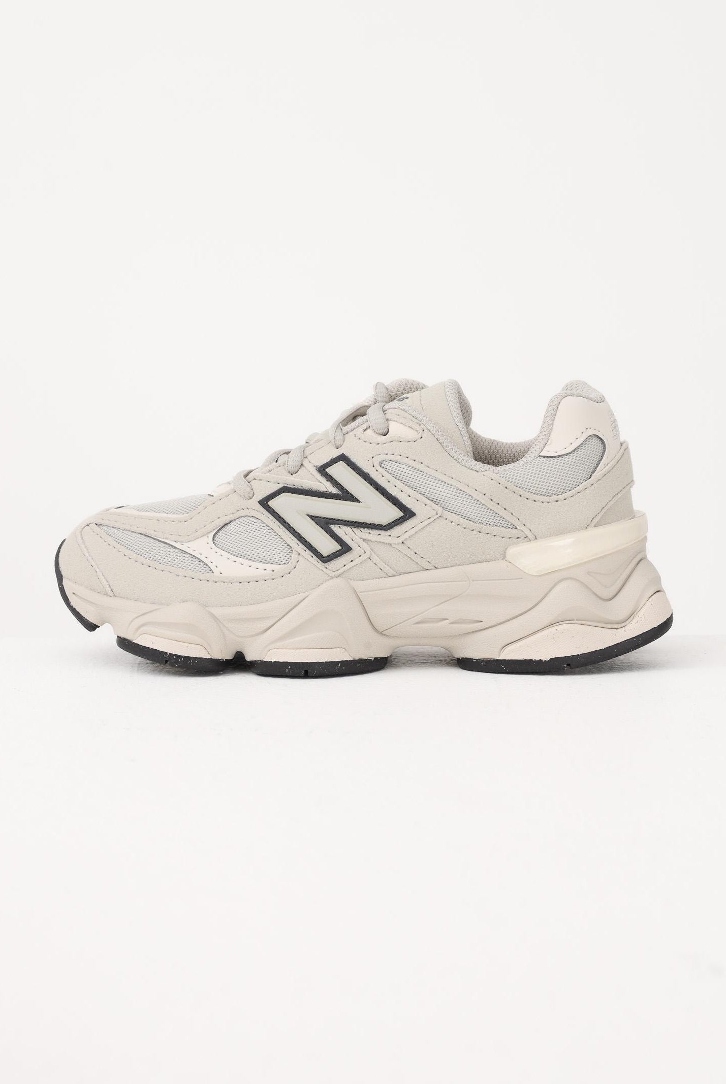 NEW BALANCE Sneakers 9060 Lace panna per bambino e bambina P9060445 . NEW BALANCE