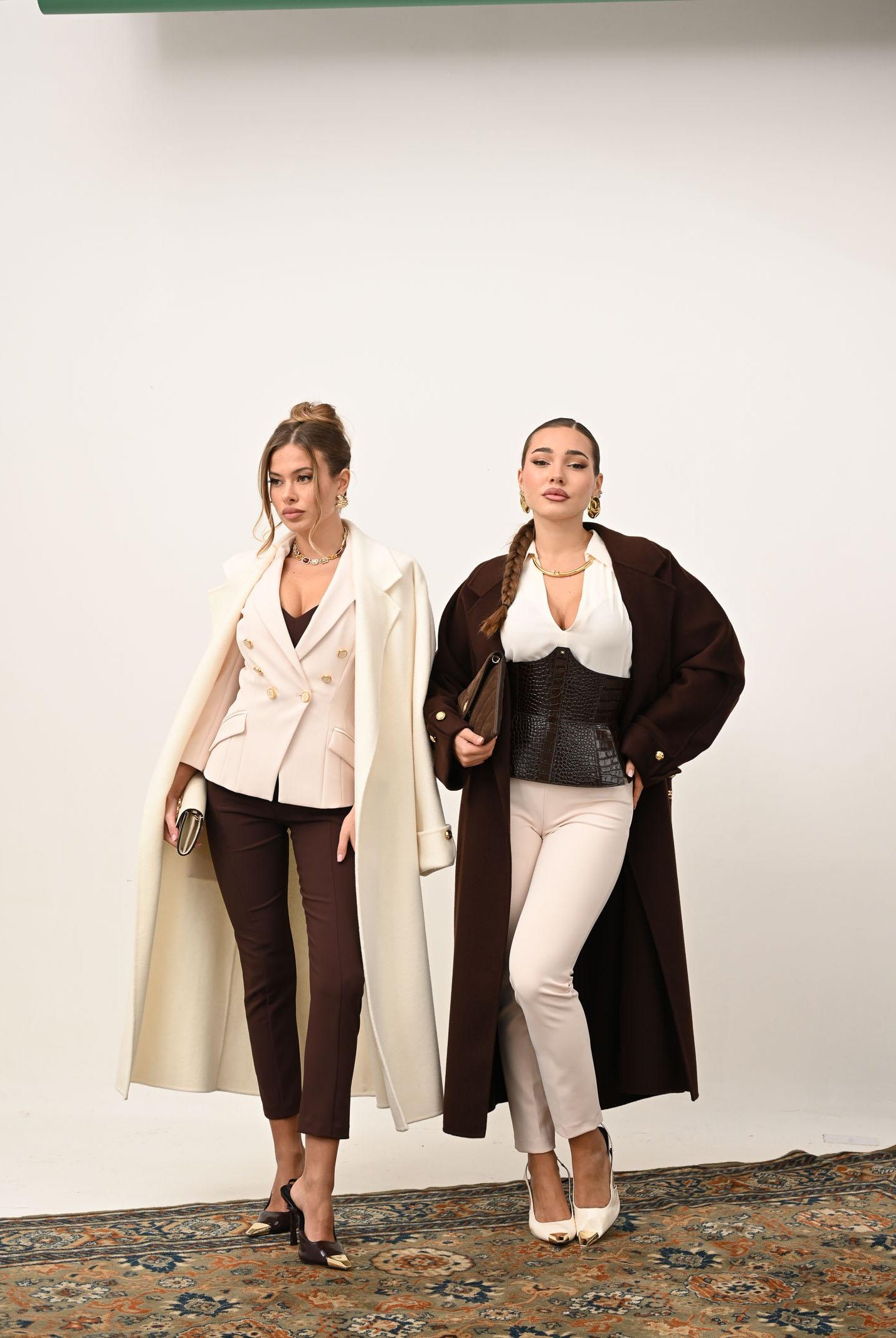 ELISABETTA FRANCHI Blusa latte da donna con dettaglio gioiello CA12356E2 DZ9 ELISABETTA FRANCHI