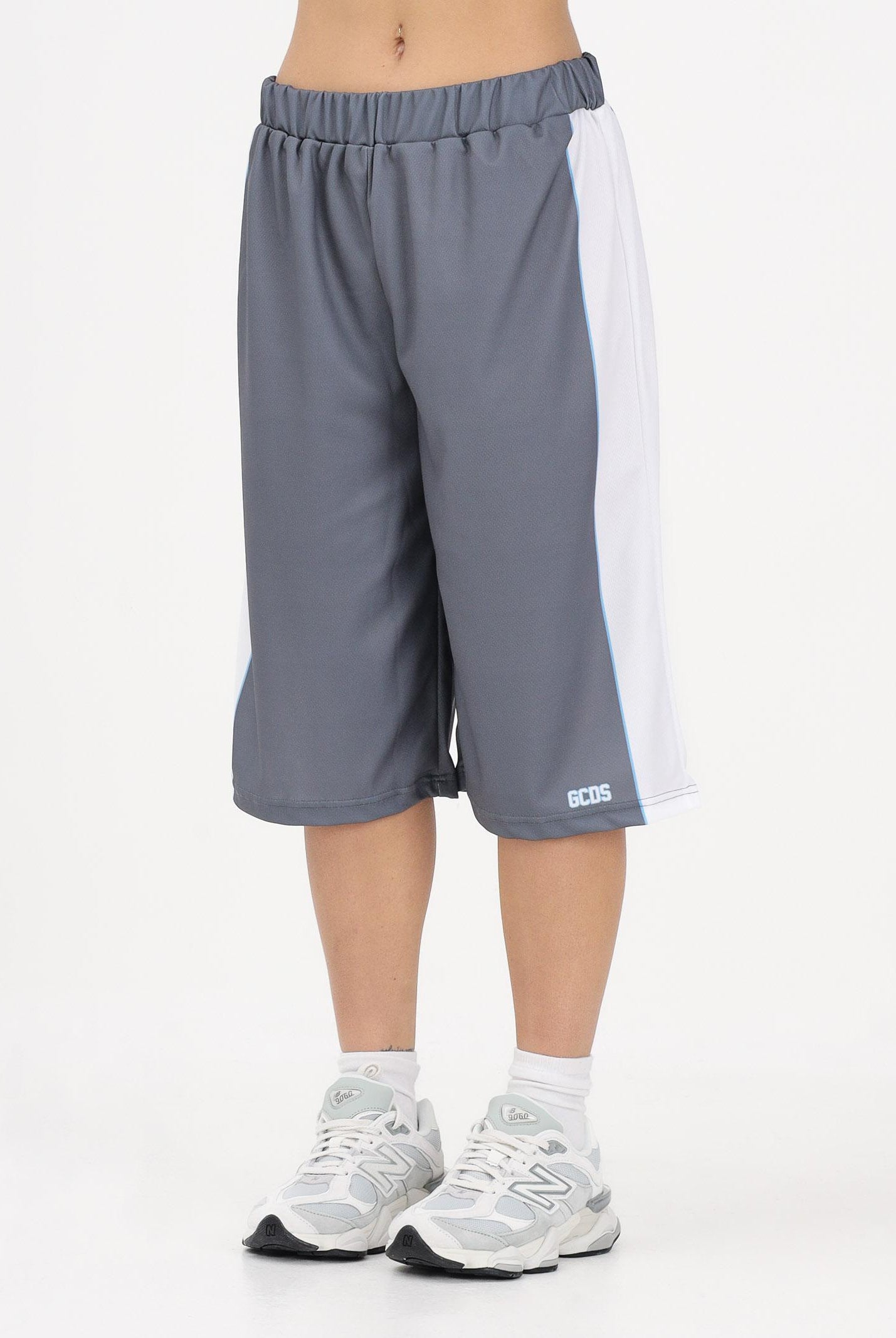 GCDS Shorts grigio per donna, ragazzi e bambini con logo C1BJQL707J338 955A GCDS