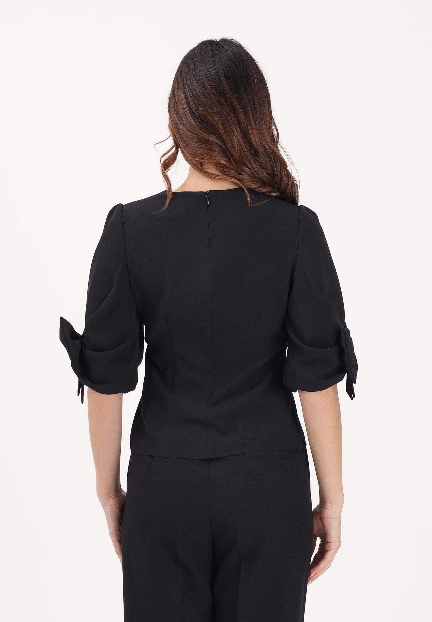 VICOLO Blusa nera da donna con fiocco applicato TAB0245 A99 VICOLO