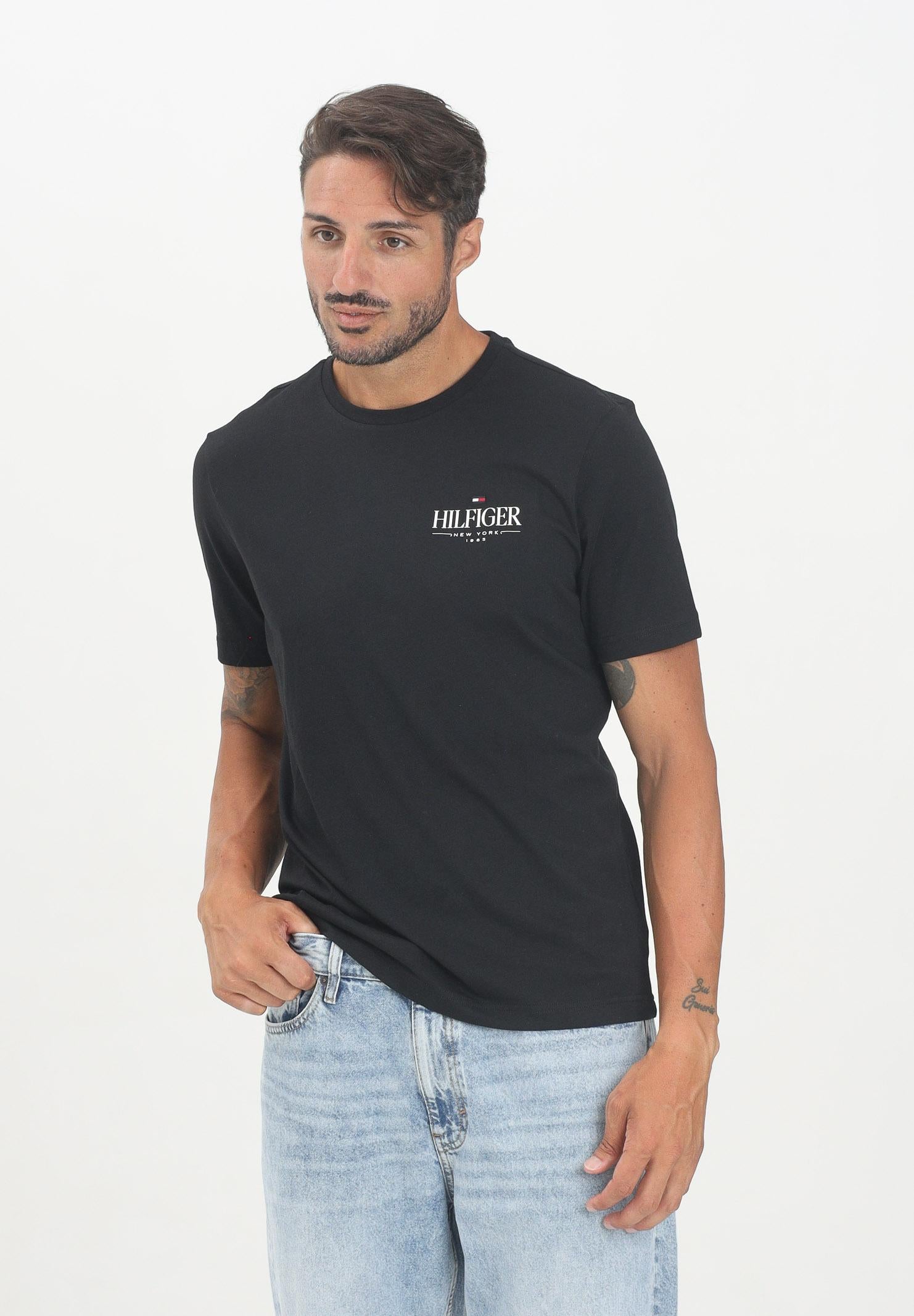 TOMMY HILFIGER T-shirt a manica corta nera da uomo con logo MW0MW39355BDS TOMMY HILFIGER