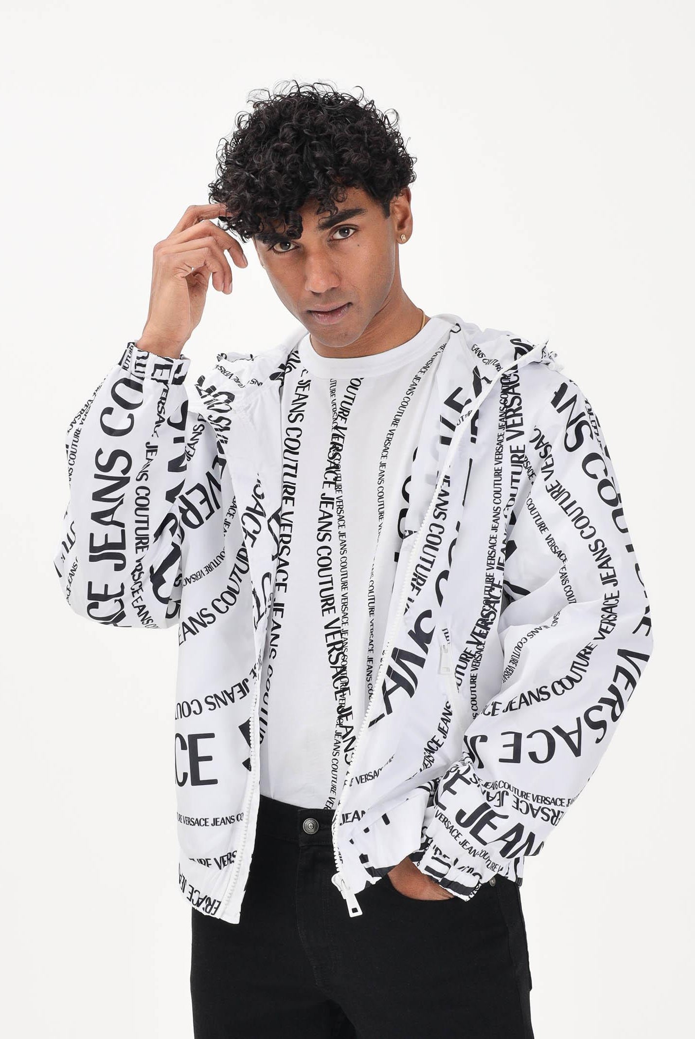 VERSACE JEANS COUTURE Giacca a vento bianca da uomo con stampa Logomania 80GAS4D6CQ31D L02 VERSACE JEANS COUTURE