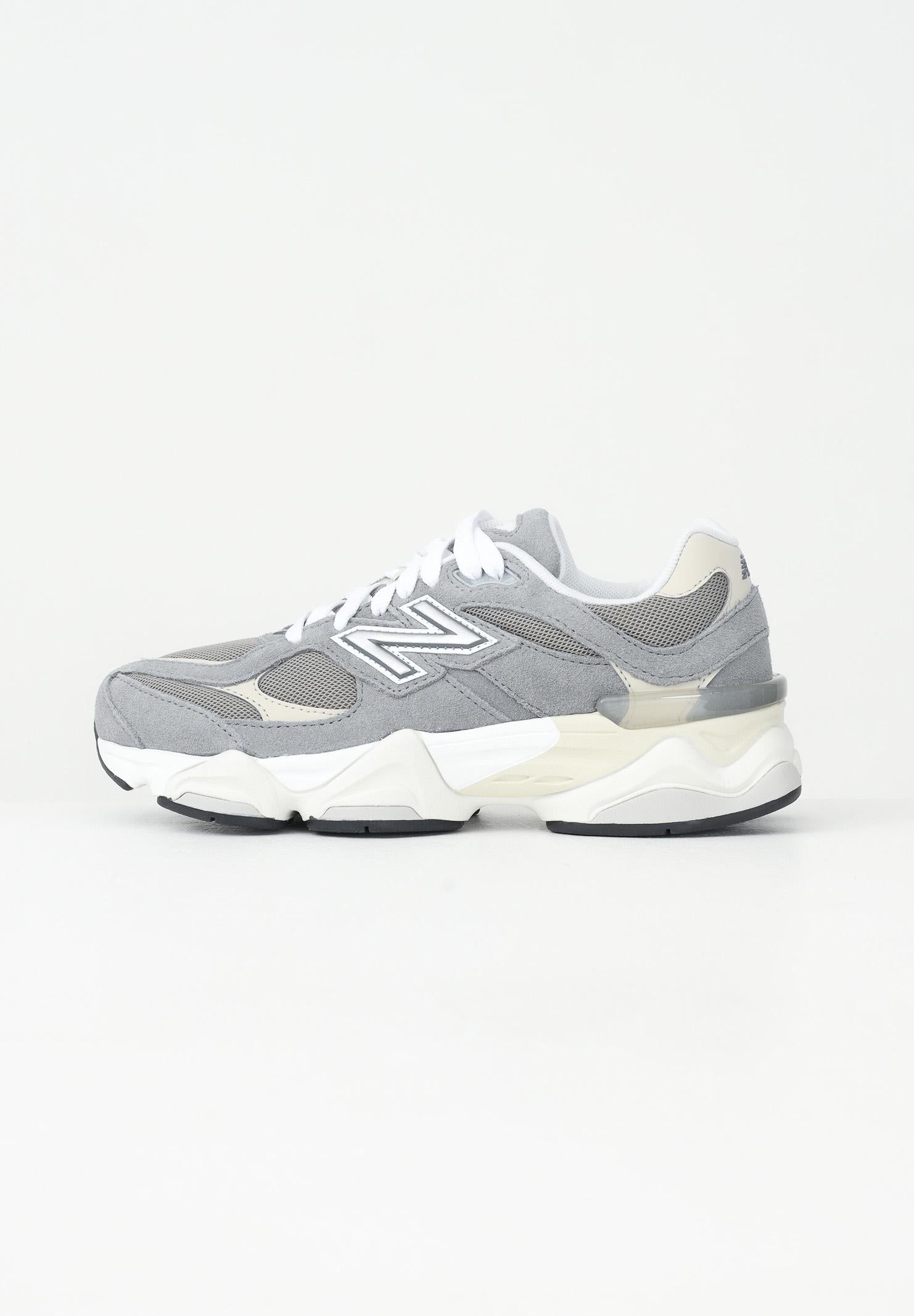 NEW BALANCE Sneakers 9060 grigie per uomo e donna GC9060BA . NEW BALANCE
