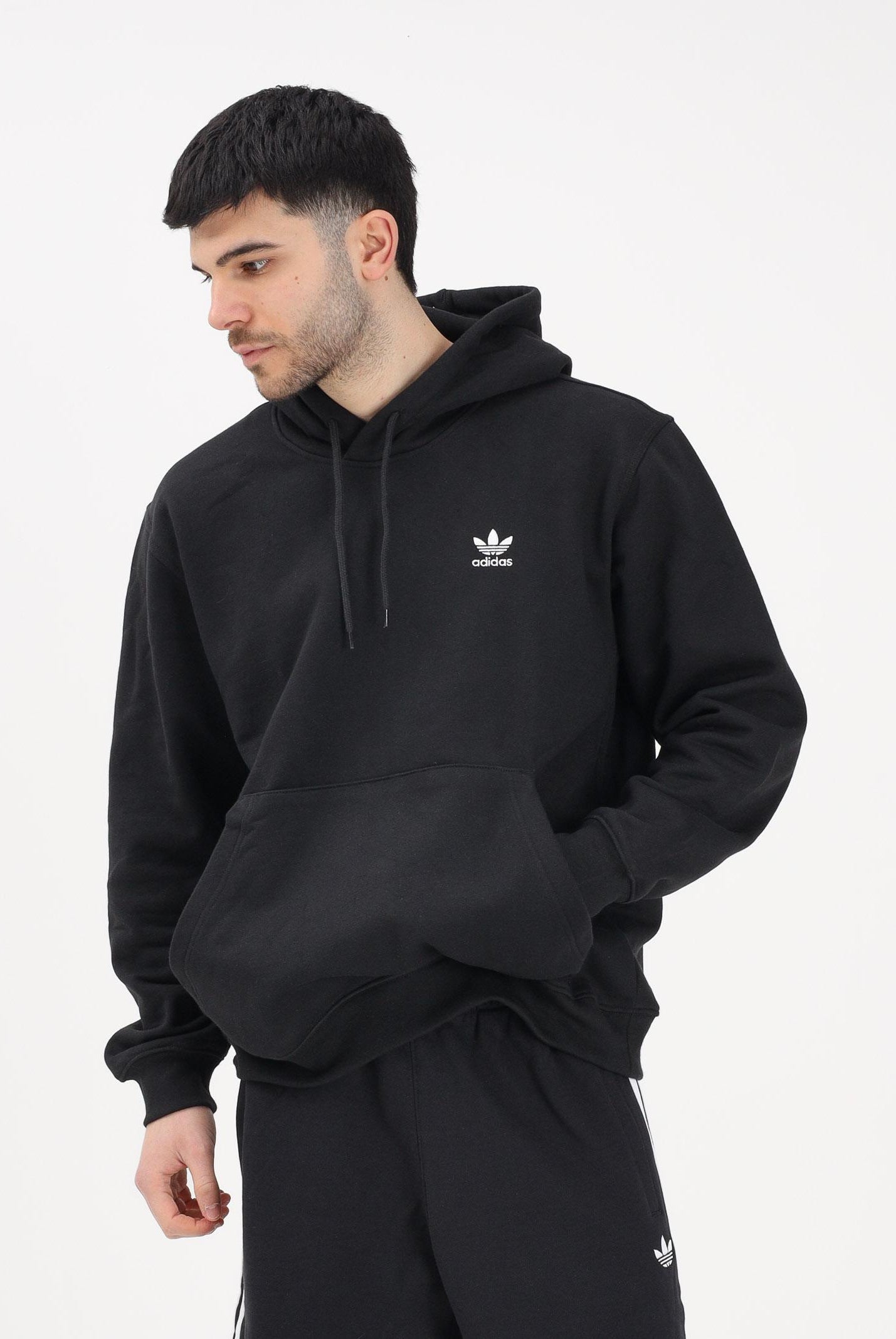 ADIDAS ORIGINALS Felpa con cappuccio Trefoil Essentials Loose nera da uomo JV6056 . ADIDAS ORIGINALS