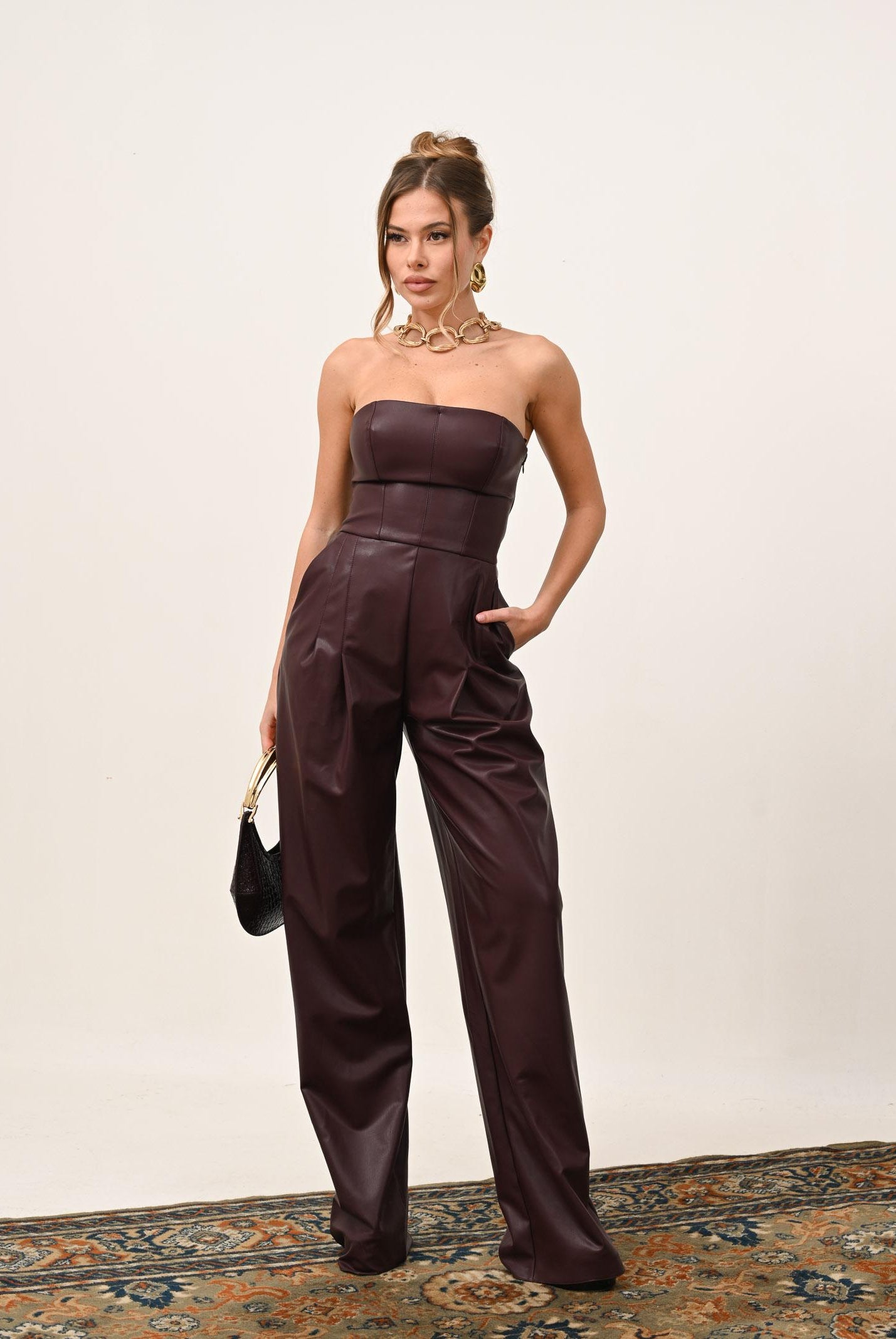 ELISABETTA FRANCHI Tuta bordeaux da donna realizzata in materiale sintetico effetto pelle TU06858E2 EA4 ELISABETTA FRANCHI