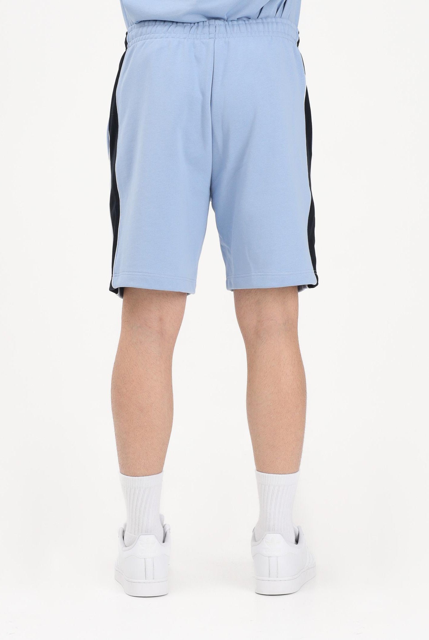 LACOSTE Shorts sportivo celeste da uomo con motivo color block GH0893 3PT LACOSTE