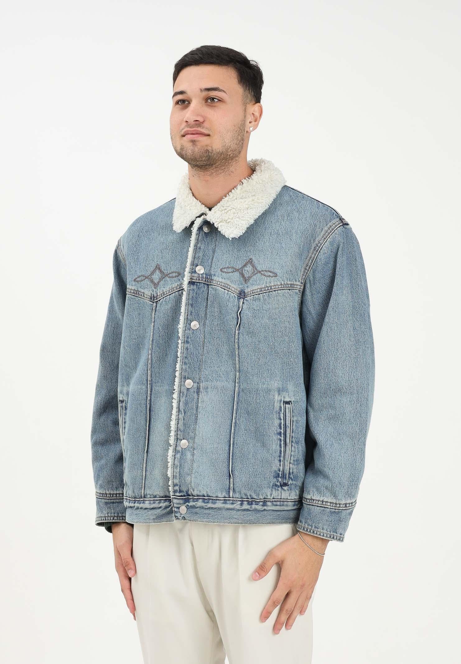 LEVI'S® Montone Western Sherpa Trucker in denim chiaro da uomo 002WX-0001 . LEVI'S®