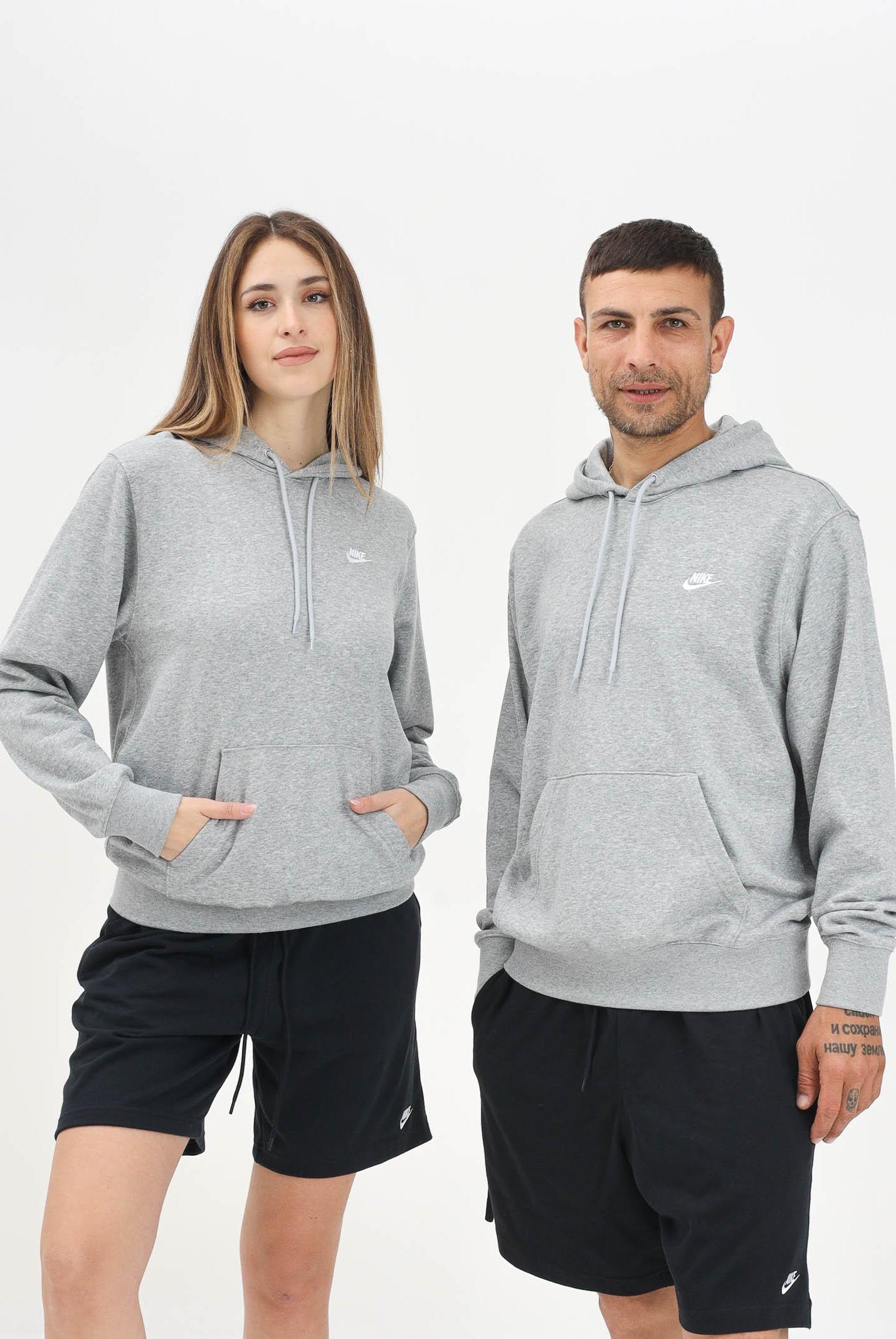 NIKE Felpa con cappuccio Nike Club grigia per uomo e donna FN3866 063 NIKE