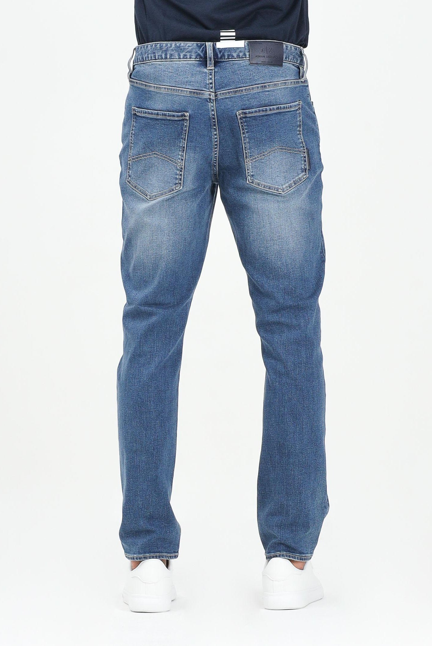 ARMANI EXCHANGE Jeans in denim blu da uomo con leggere sfumature più chiare XM000070AF14266 MB001 ARMANI EXCHANGE