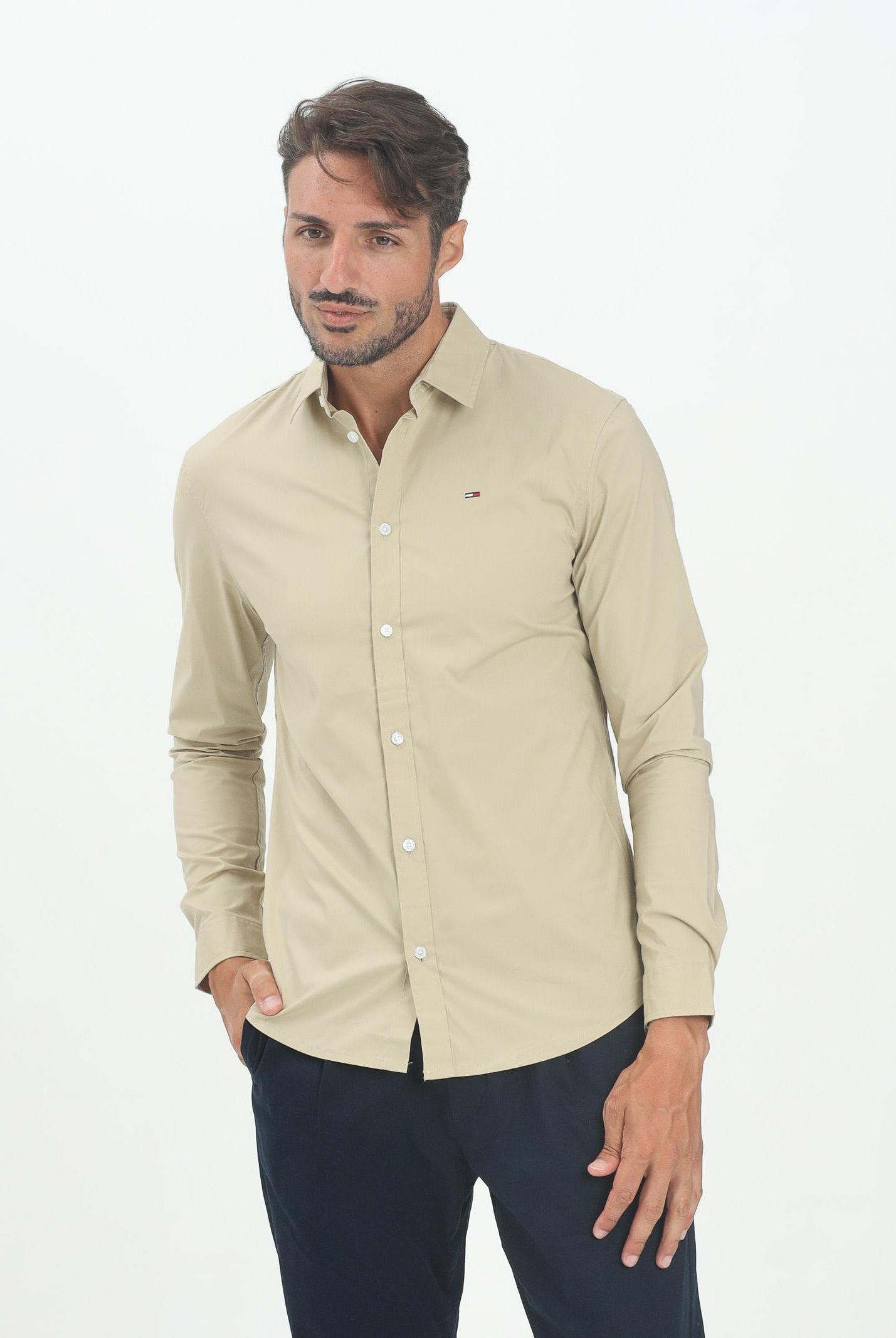 TOMMY JEANS Camicia a manica lunga beige da uomo DM0DM04405RBV . TOMMY JEANS