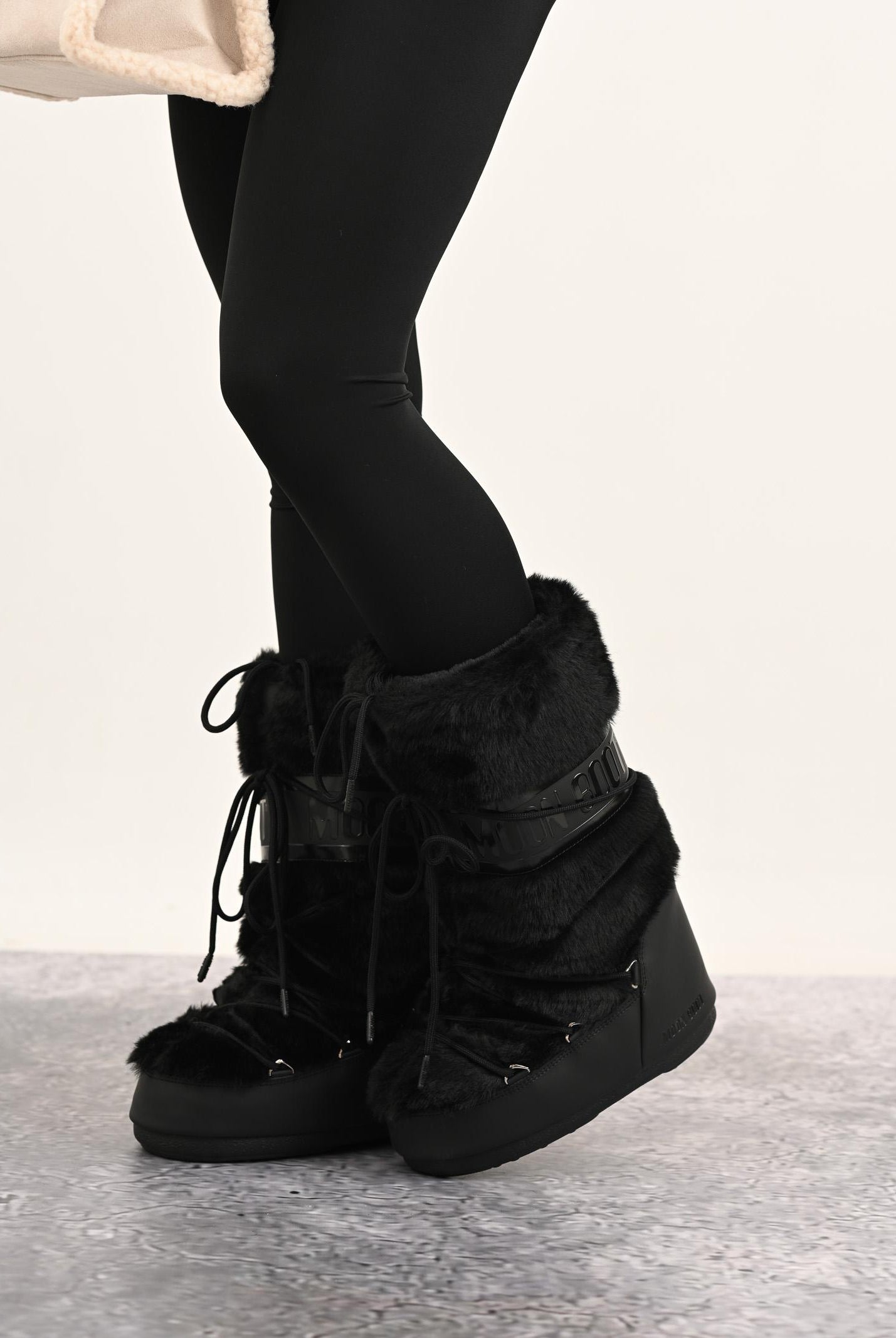 MOON BOOT Stivali da neve ICON in ecopelliccia nera da donna 80D1408900 N001 MOON BOOT