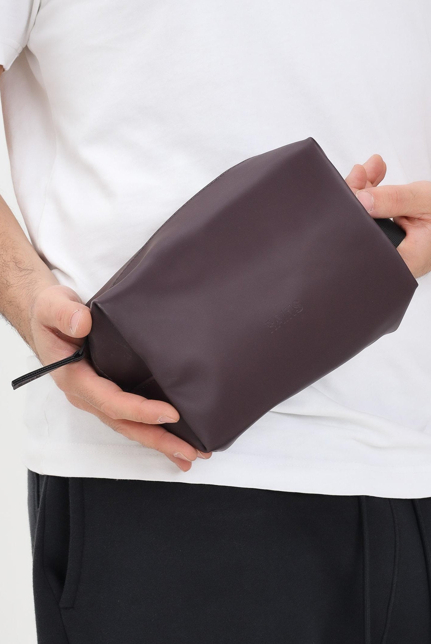 RAINS Pochette Wash Bag Small bordeaux per uomo e donna RA15580 DEP RAINS