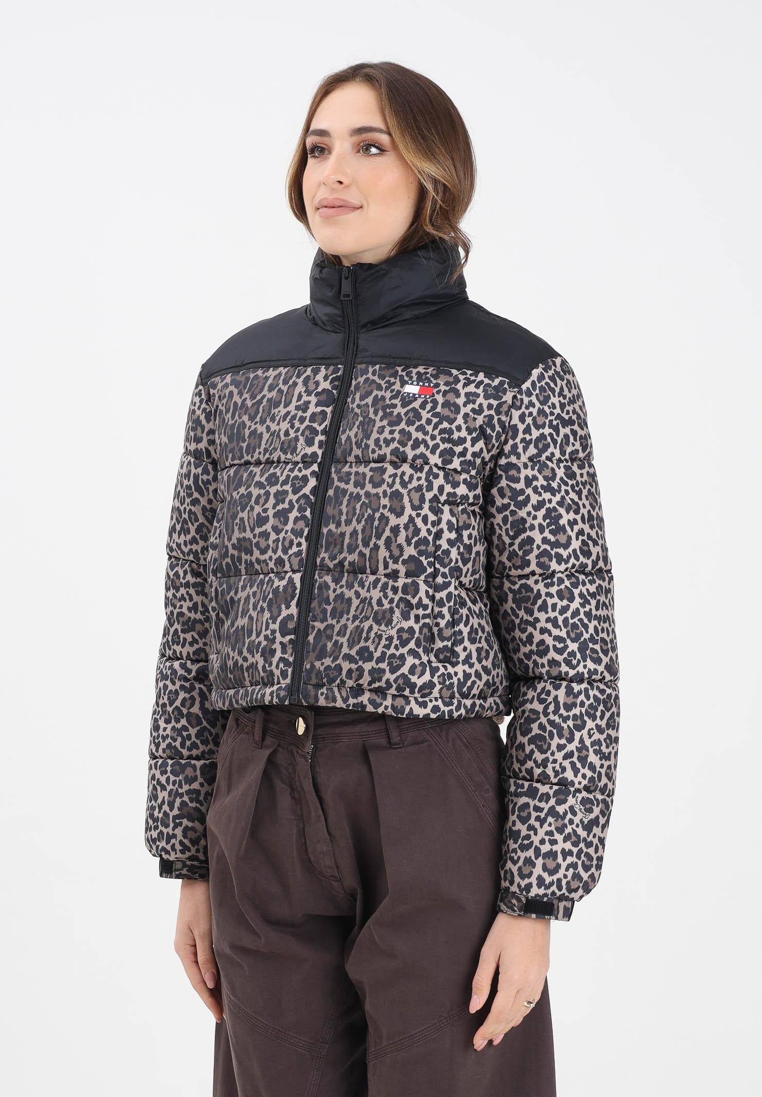 TOMMY JEANS Piumino Leopard Ripstop Relaxed Cropped nero da donna DW0DW219670HD TOMMY JEANS