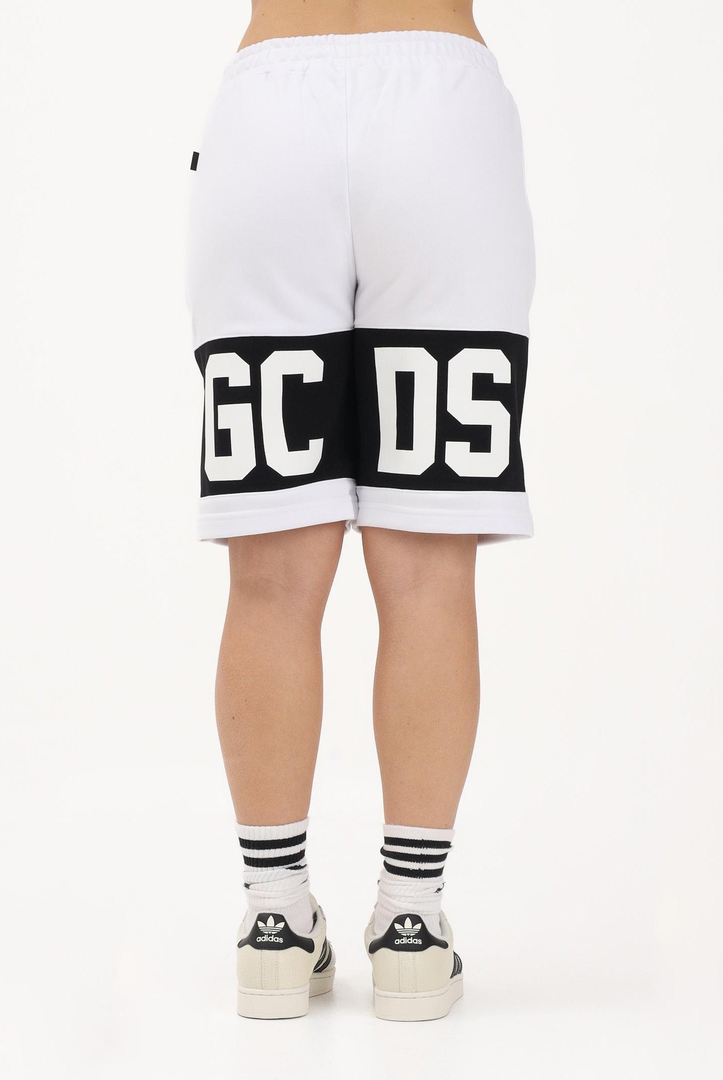GCDS Shorts sportivo bianco per donna, ragazzi e bambini con stampa logo Z0UJQL589F004 100B GCDS