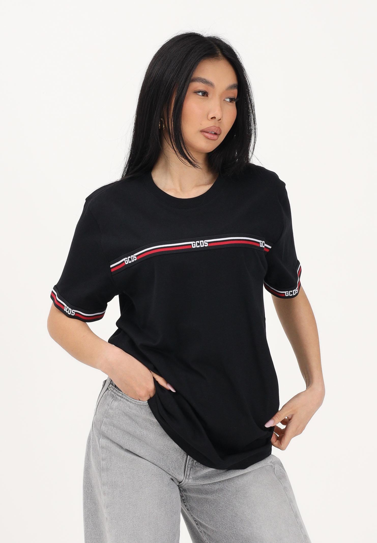 GCDS T-shirt a manica corta nera per uomo e donna con bande logate C1MEQC036J101 999B GCDS