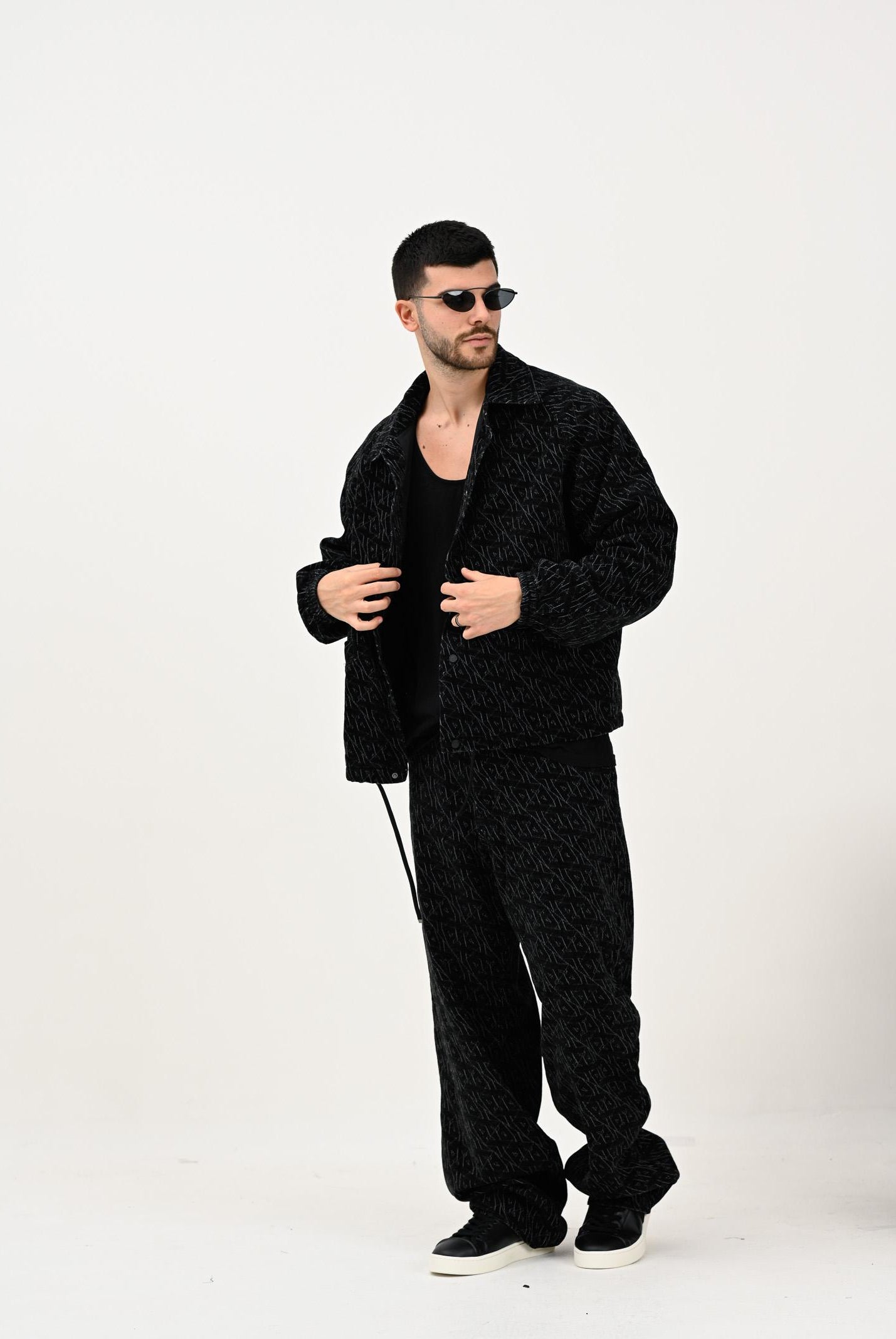 ARMANI EXCHANGE Jeans baggy nero da uomo con logo all-over XM000076AF18821 FC145 ARMANI EXCHANGE