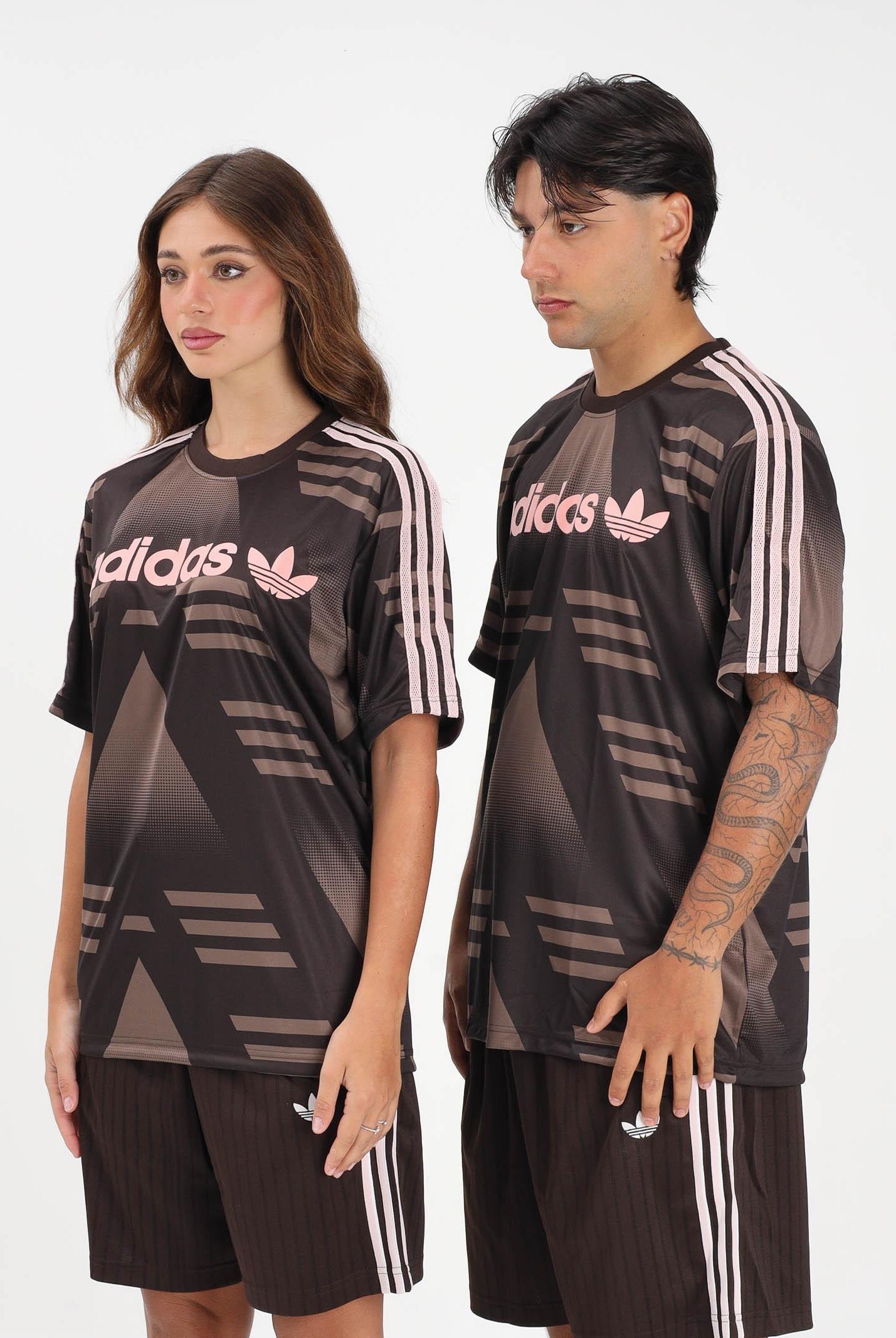 ADIDAS ORIGINALS T-shirt a manica corta LOOSE SPONSORED JERSEY marrone e rosa per uomo e donna KC6429 . ADIDAS ORIGINALS