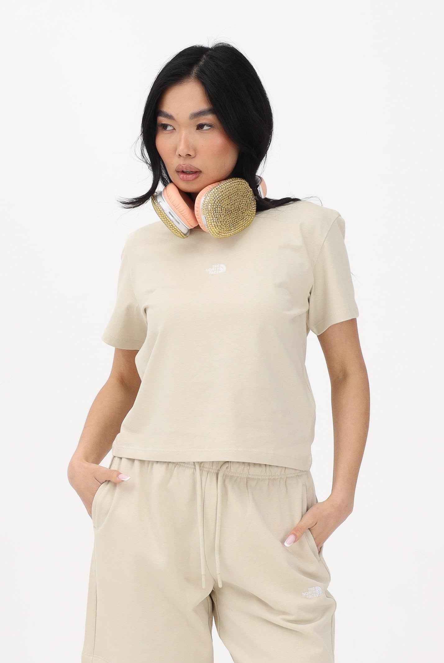 THE NORTH FACE T-shirt a manica corta Essential Regular Cutie beige da donna NF0A8GR1DOM1 . THE NORTH FACE