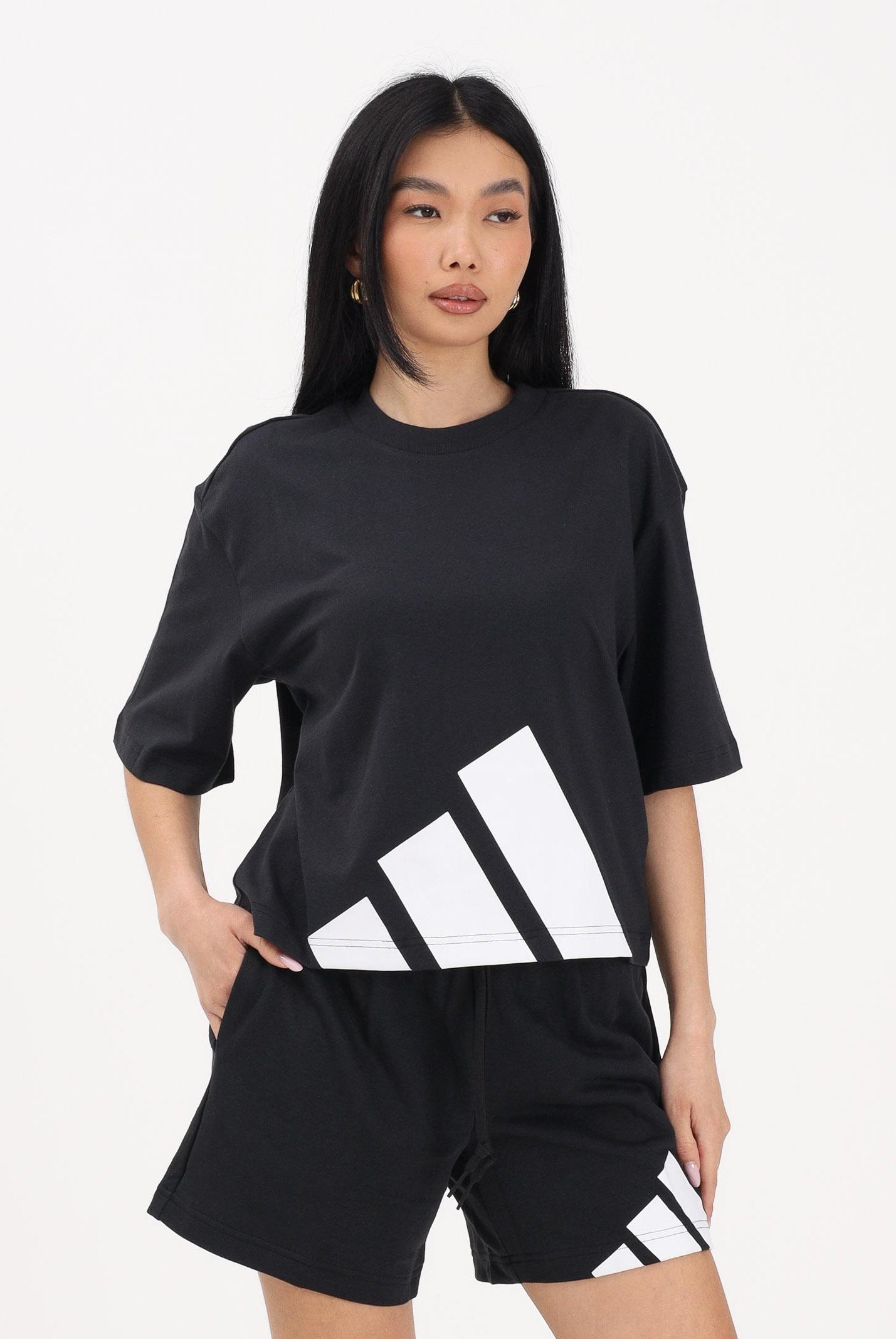 ADIDAS PERFORMANCE T-shirt a manica corta Essentials Big Logo Boyfriend nera da donna JG8736 . ADIDAS PERFORMANCE