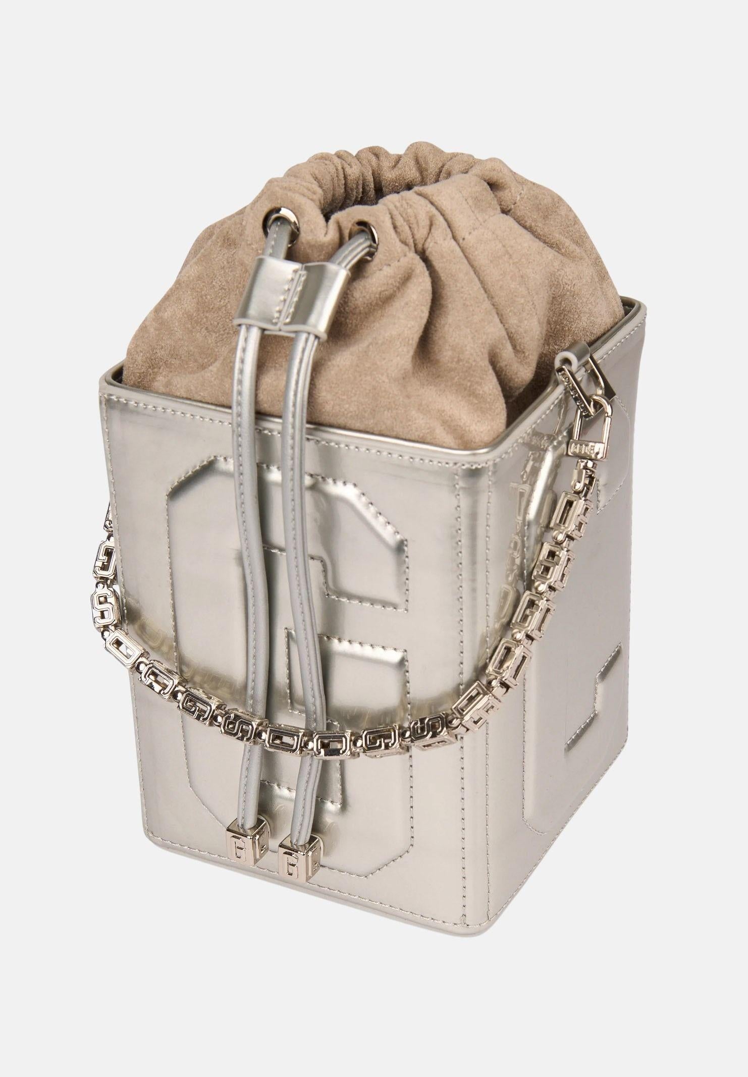 GCDS Borsa a mano argento da donna con logo GCDS in rilievo 3D GCDSD001 01 GCDS