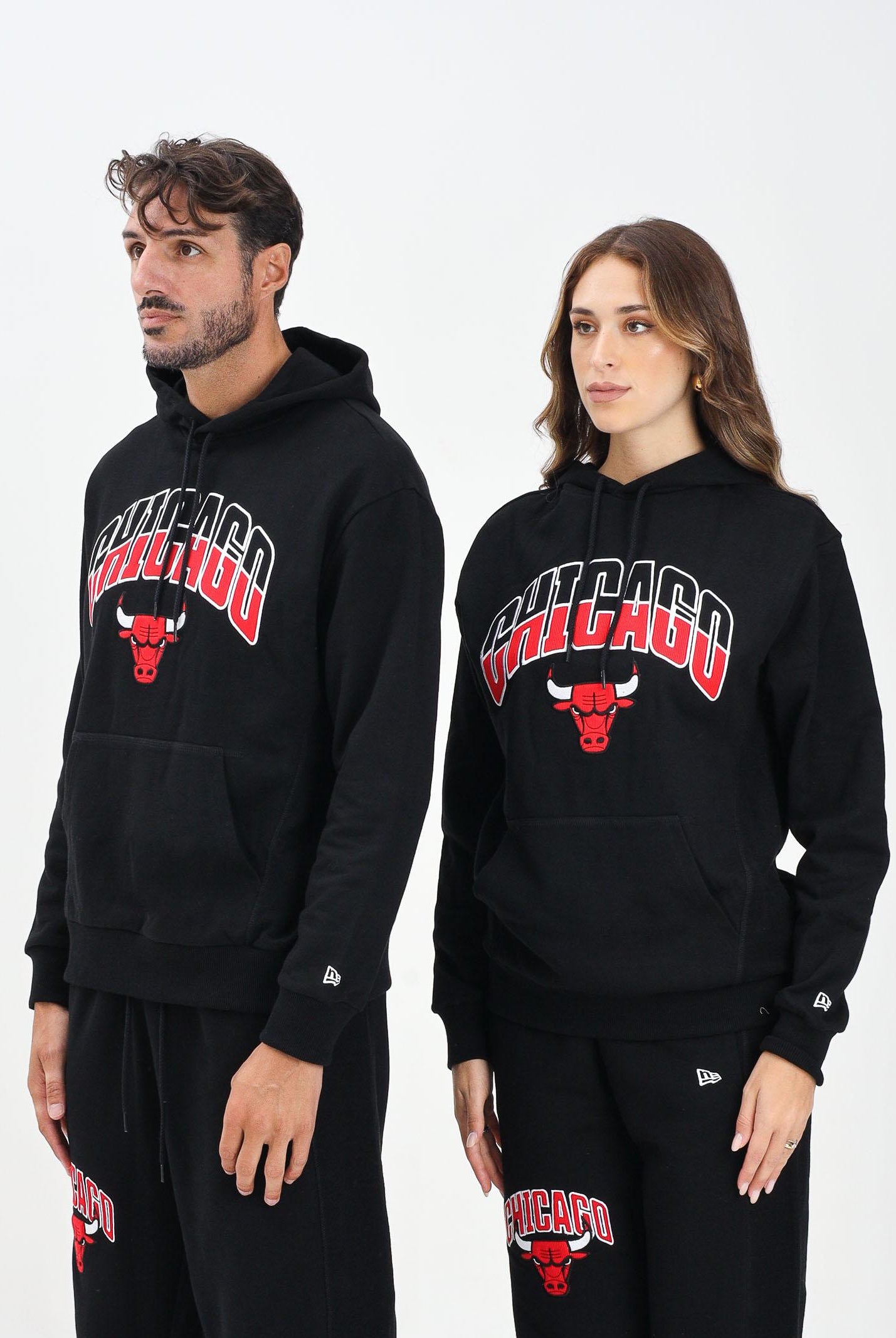 NEW ERA Felpa con cappuccio Oversized Chicago Bulls NBA Arch Graphic nera per uomo e donna 60684505 . NEW ERA