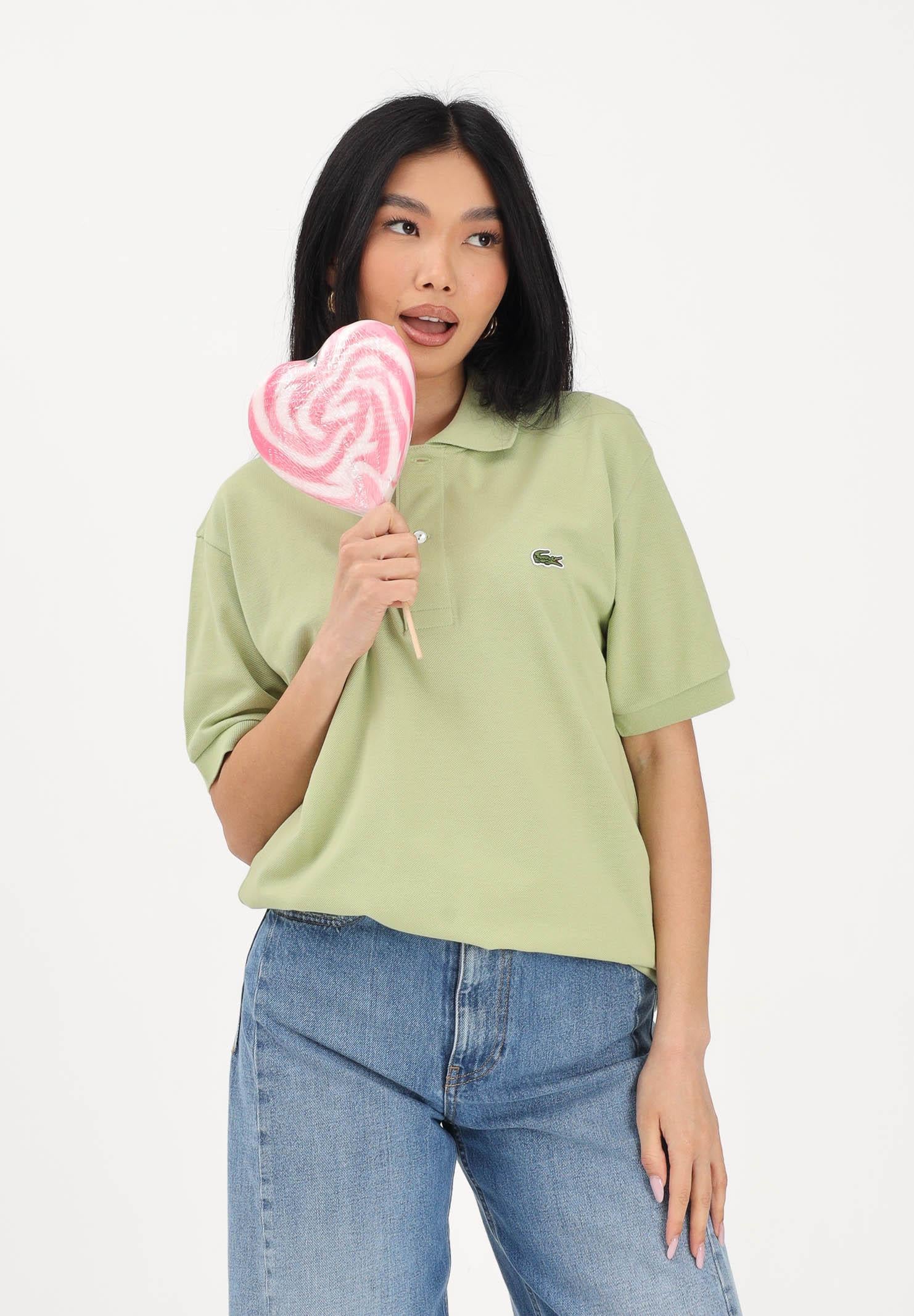 LACOSTE Polo verde chiaro per uomo e donna caratterizzata da patch logo coccodirllo 1212 UYB LACOSTE