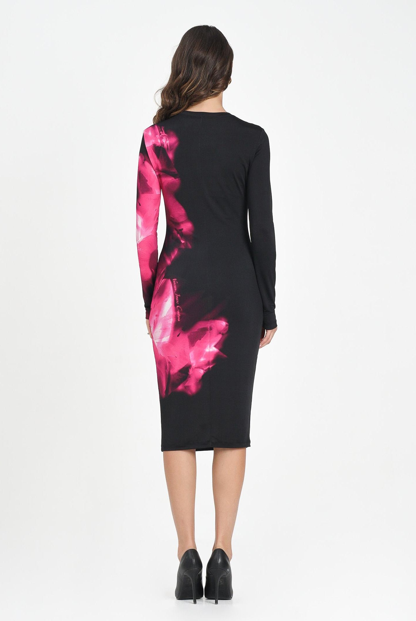 VERSACE JEANS COUTURE Abito midi nero da donna con stampa artistica effetto smoke 79HAO9P0JS526 474 VERSACE JEANS COUTURE