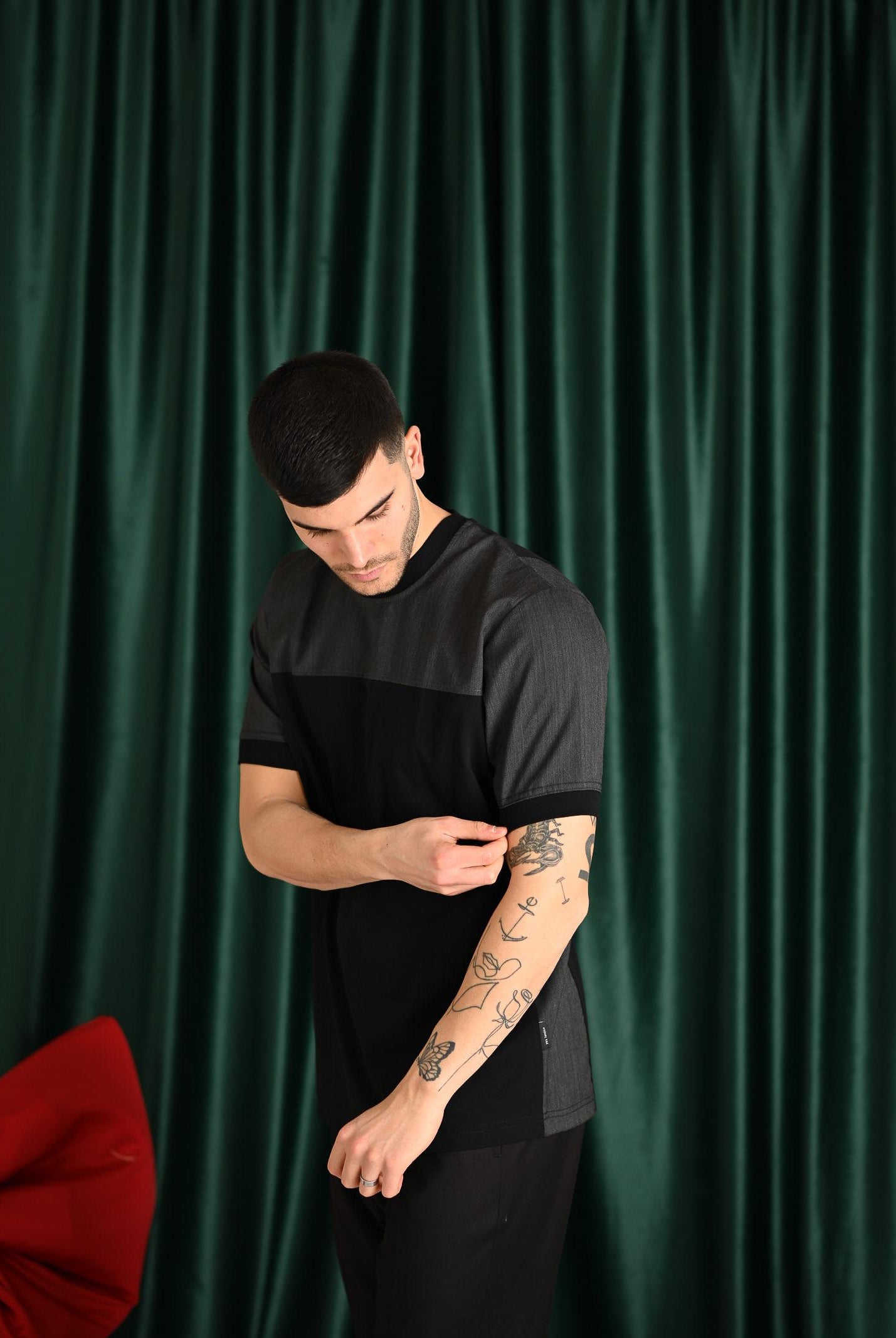 YES LONDON T-shirt a manica corta nera da uomo con inserti grigi XM4215 NE YES LONDON