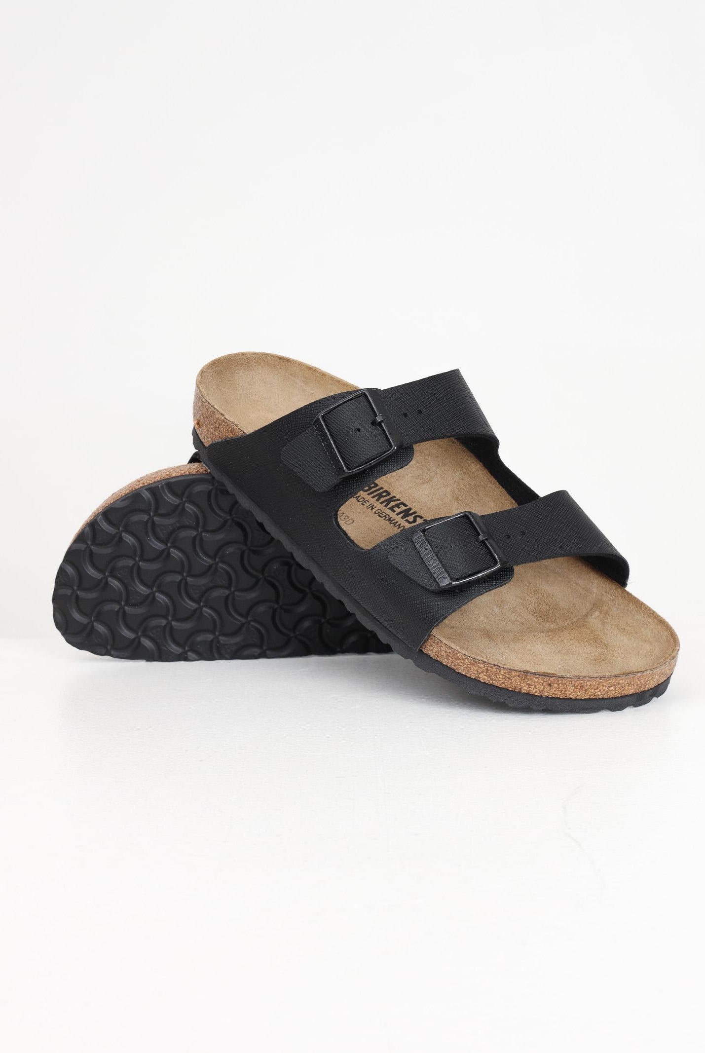 BIRKENSTOCK Ciabatte per uomo e donna nere Arizona bs 1026425 . BIRKENSTOCK