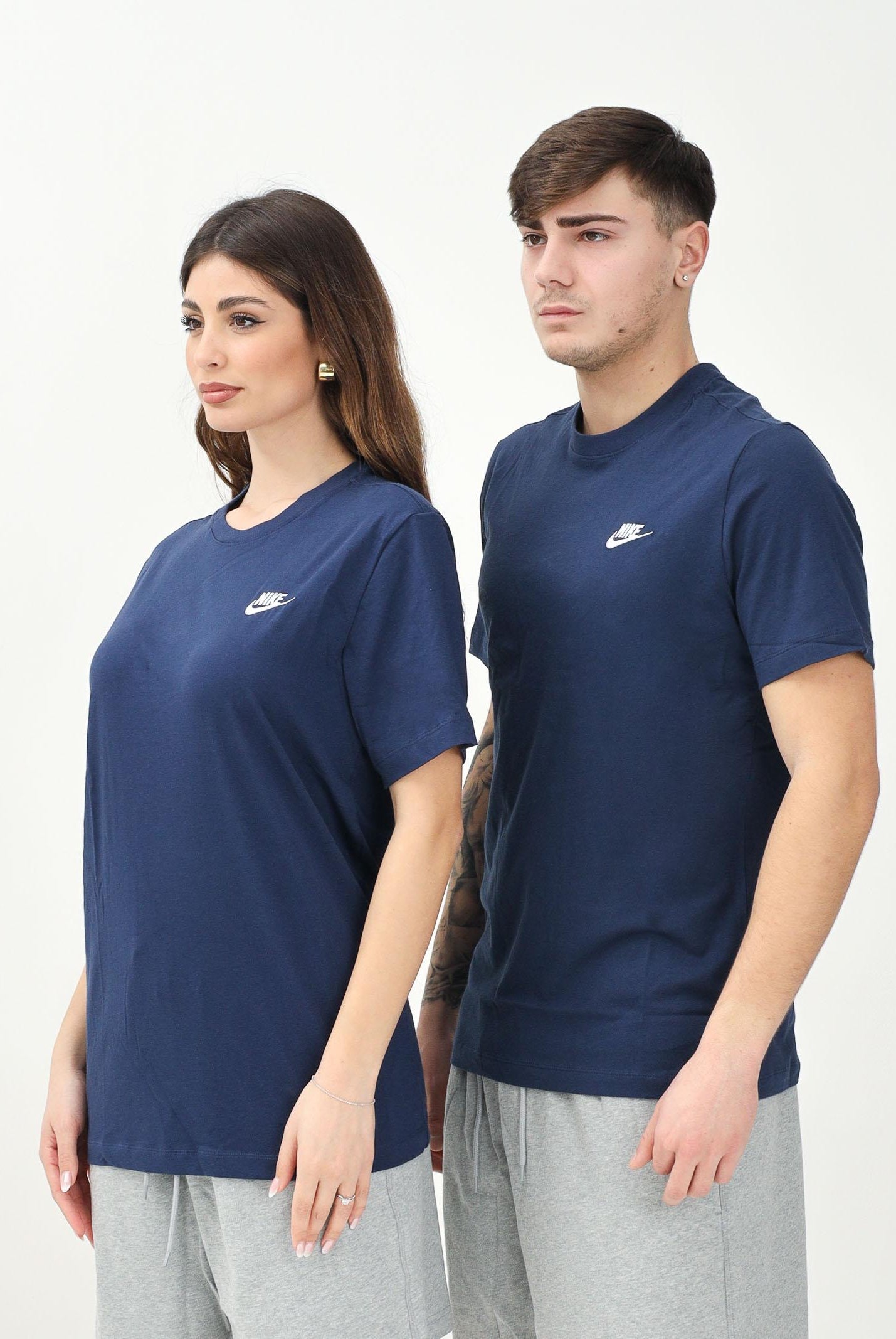 NIKE T-shirt a manica corta Nike Sportswear Club blu per uomo e donna AR4997 410 NIKE