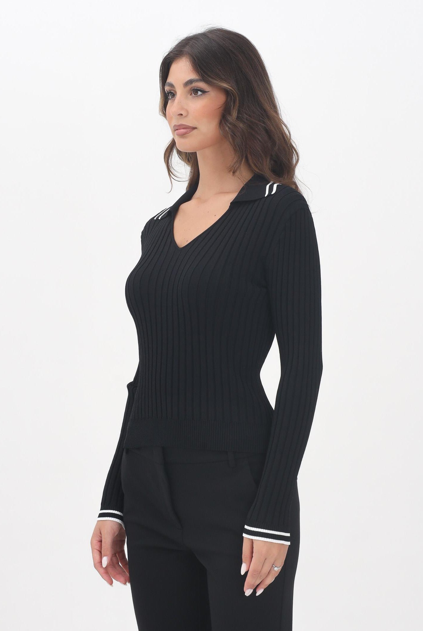 PINKO Maglioncino con scollo a V nero da donna con profili a righe nere 105418A2PS Z99 PINKO