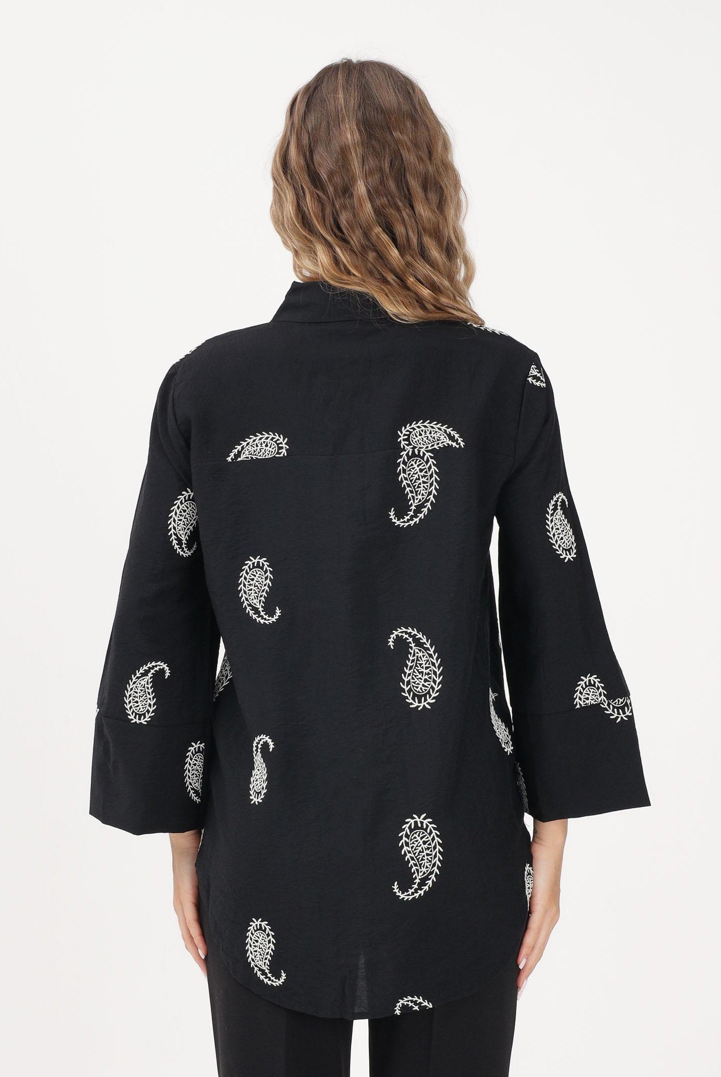 JDY Camicia nera da donna con fantasia paisley 15367956 BLEC JDY