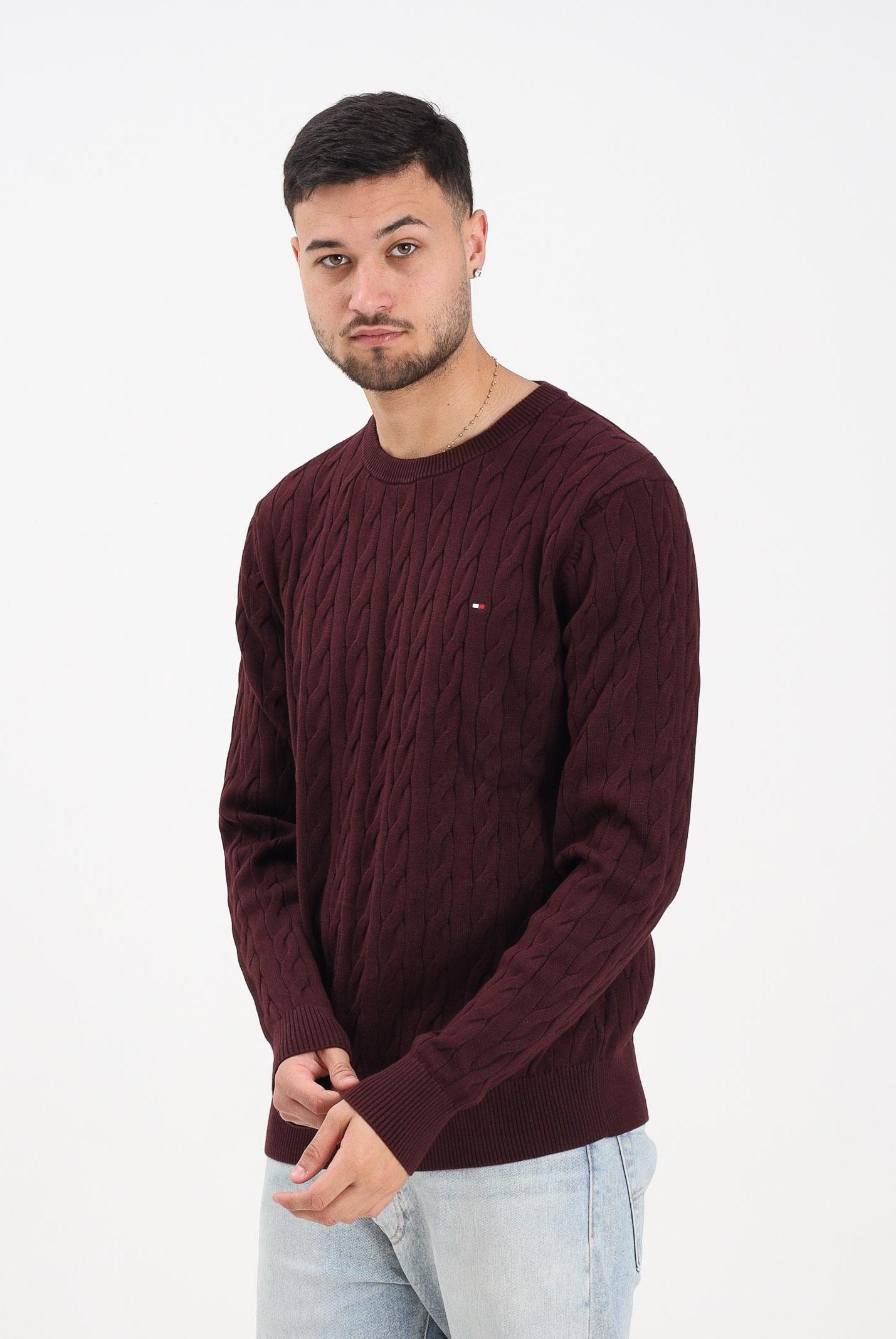 TOMMY HILFIGER Maglioncino girocollo bordeaux da uomo con ricamo bandierina MW0MW33132XIH TOMMY HILFIGER