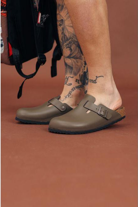 BIRKENSTOCK Ciabatte Boston verdi per uomo e donna 1029156 . BIRKENSTOCK