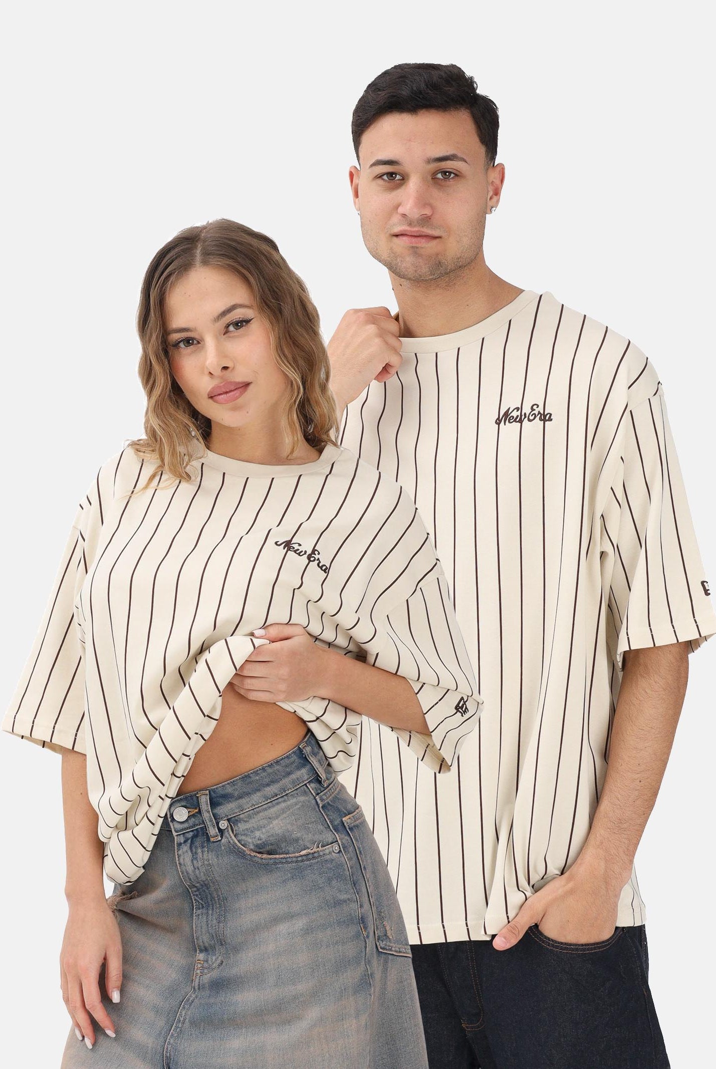 NEW ERA T-shirt a manica corta Oversized New Era Pinstripe panna per uomo e donna 60771551 . NEW ERA