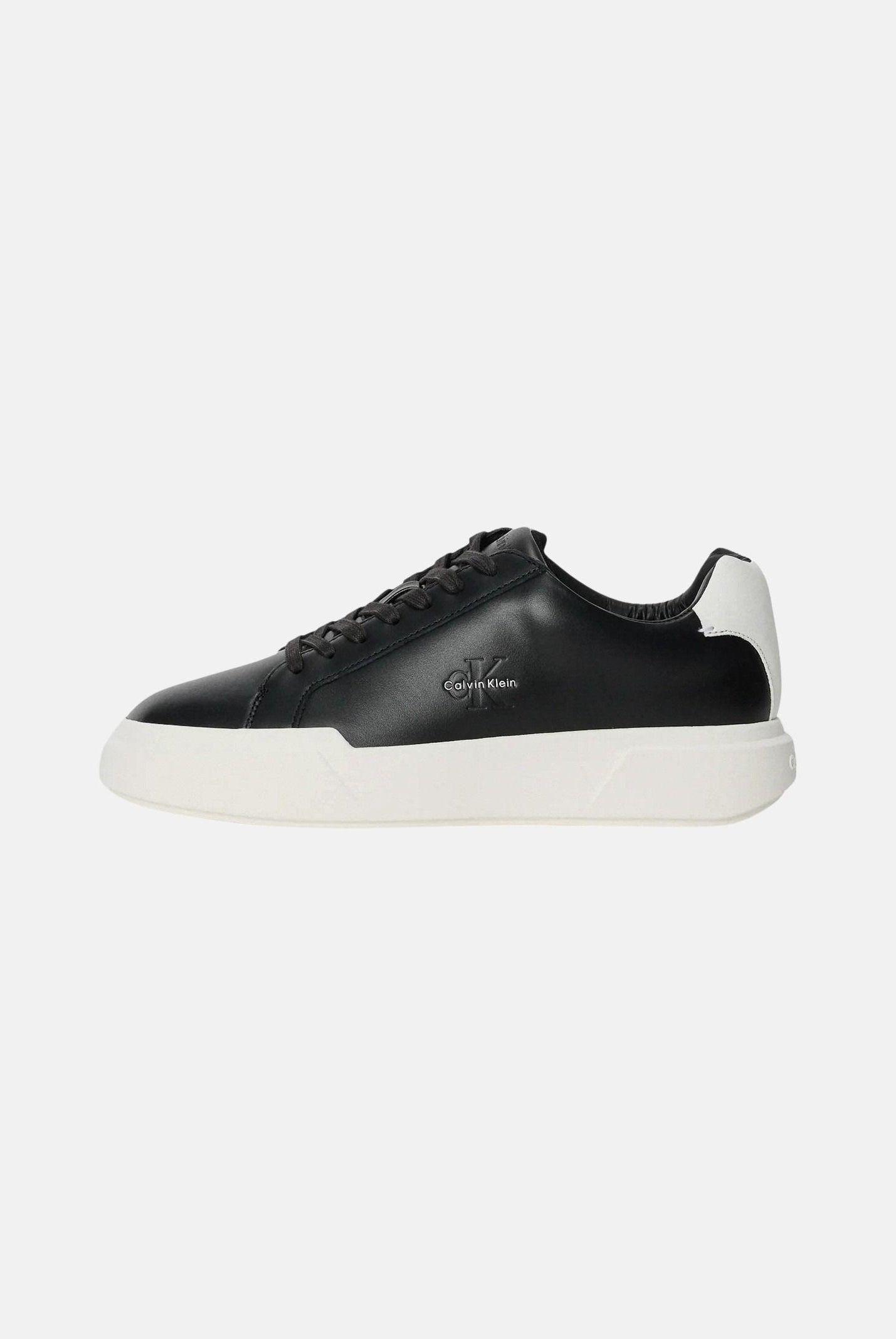 CALVIN KLEIN JEANS sneakers Chunky Cupsole Lace-Up Leather Black/White/Black nere e bianche uomo. YM0YM01344 06W CALVIN KLEIN JEANS